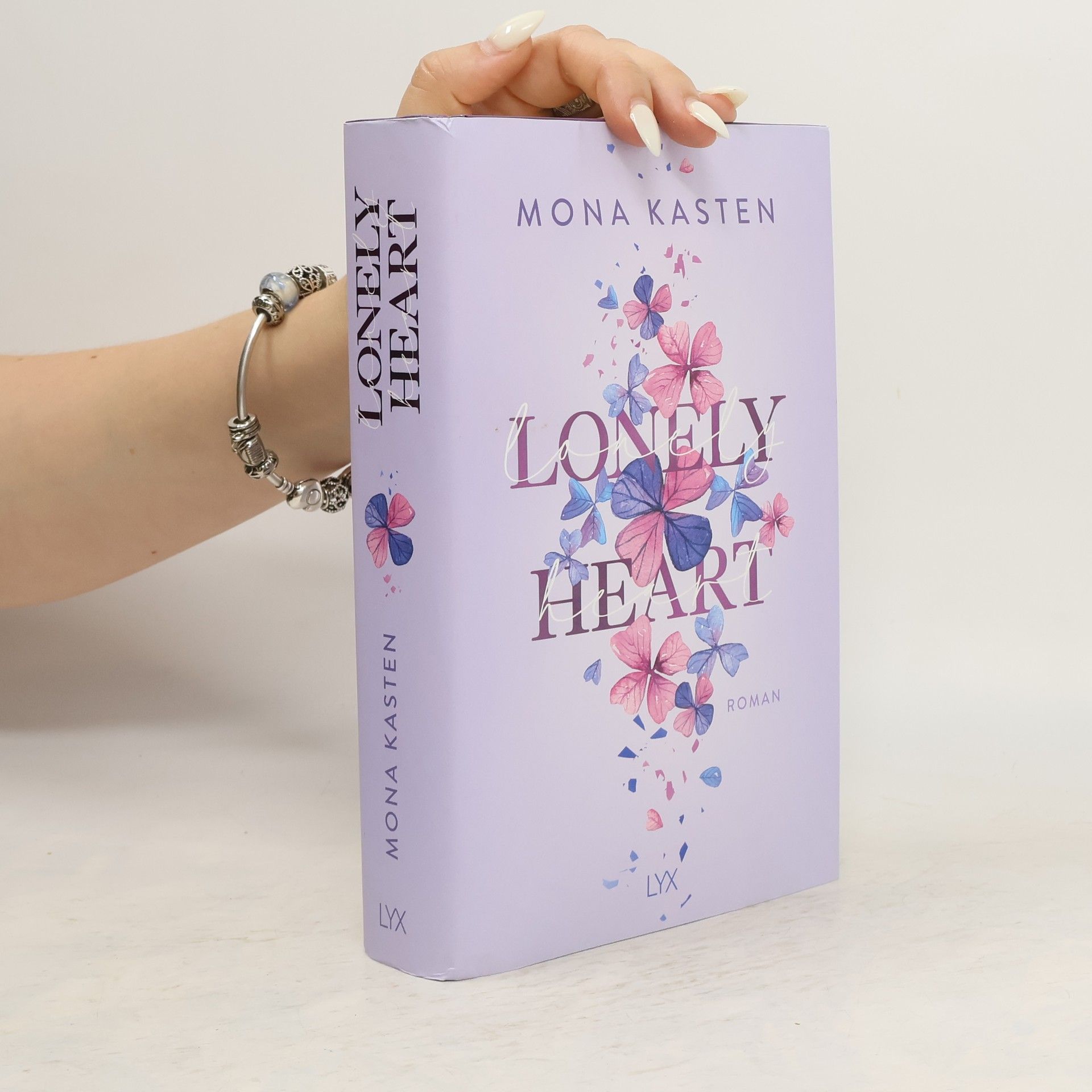 Mona Kasten Lonely heart