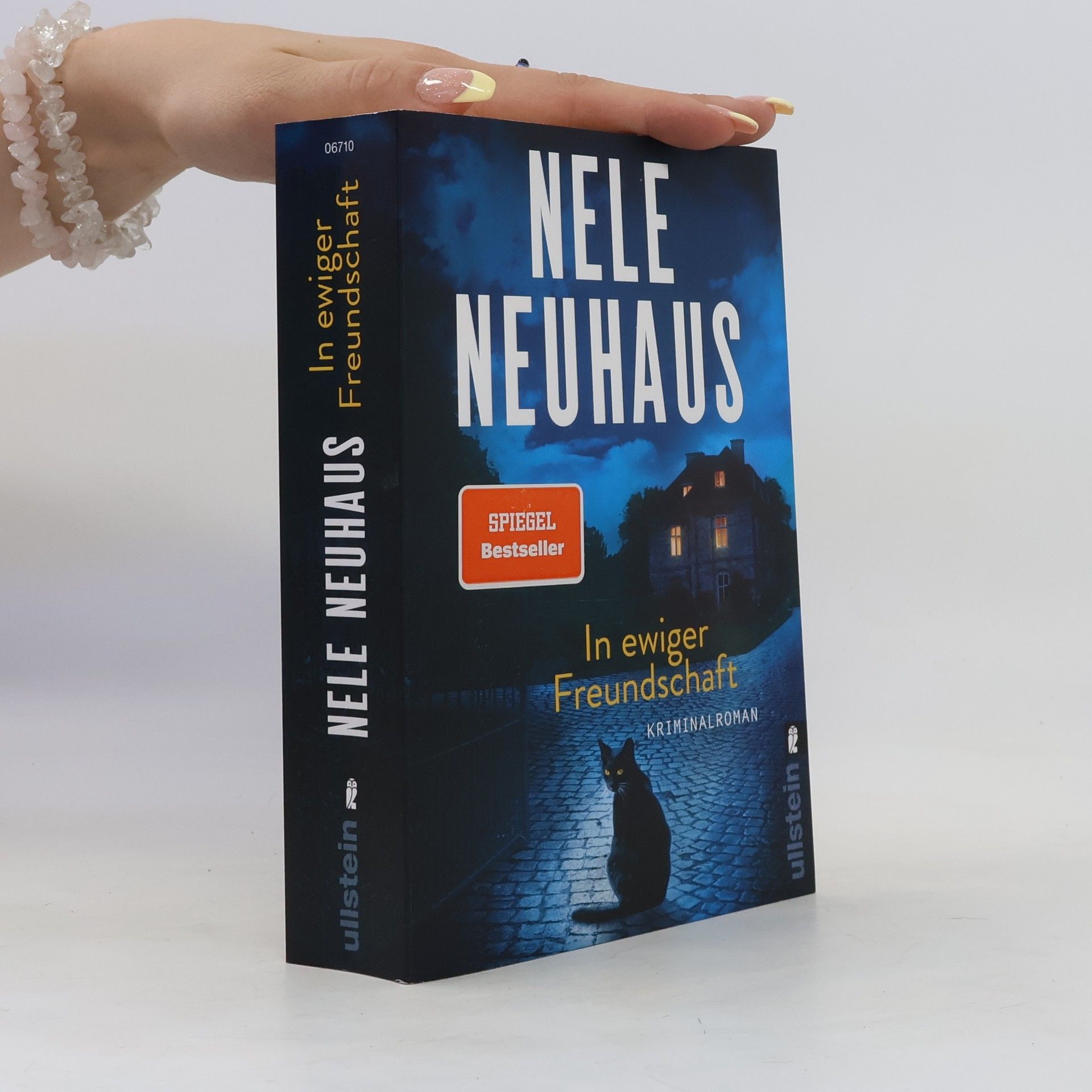Nele Neuhaus In ewiger Freundschaft : Kriminalroman