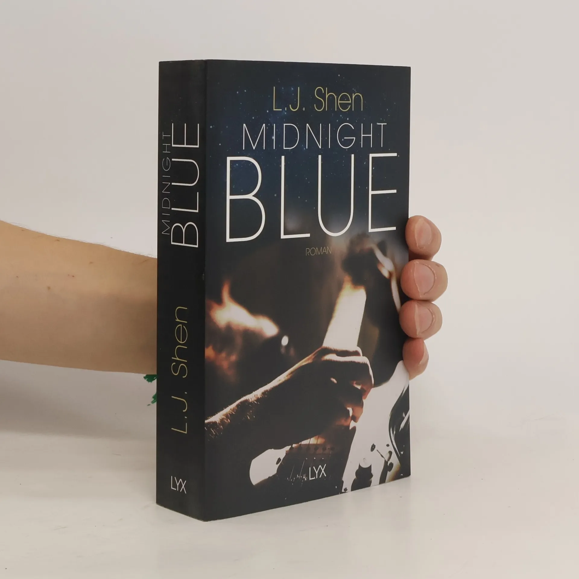 Midnight blue | Boek | L. J. Shen | DE