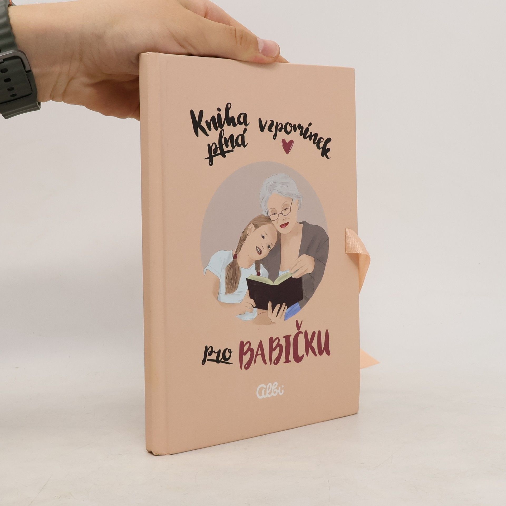 Lucie Cáliková Kniha plná vzpomínek pro babičku