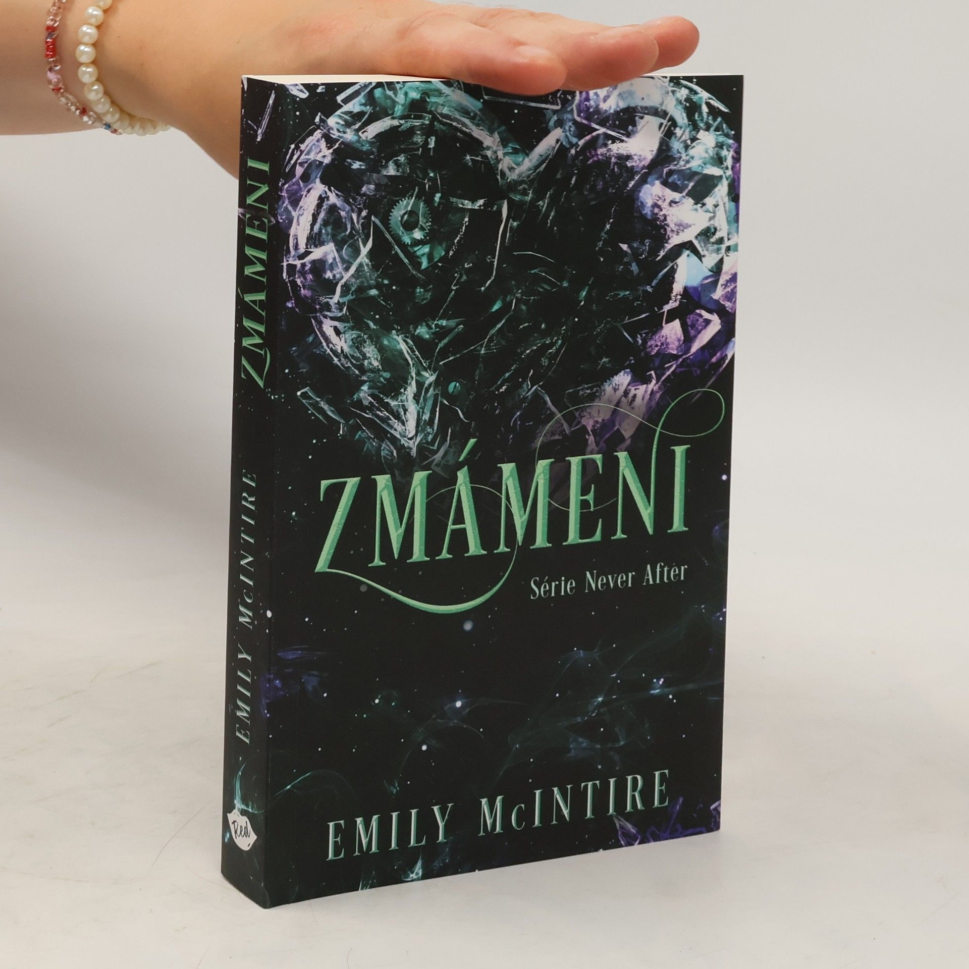Emily McIntire Zmámeni