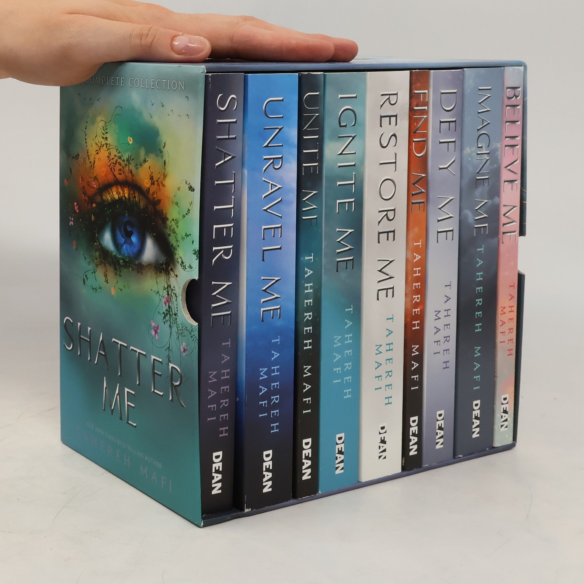 Tahereh Mafi Shatter Me X9 Book Set