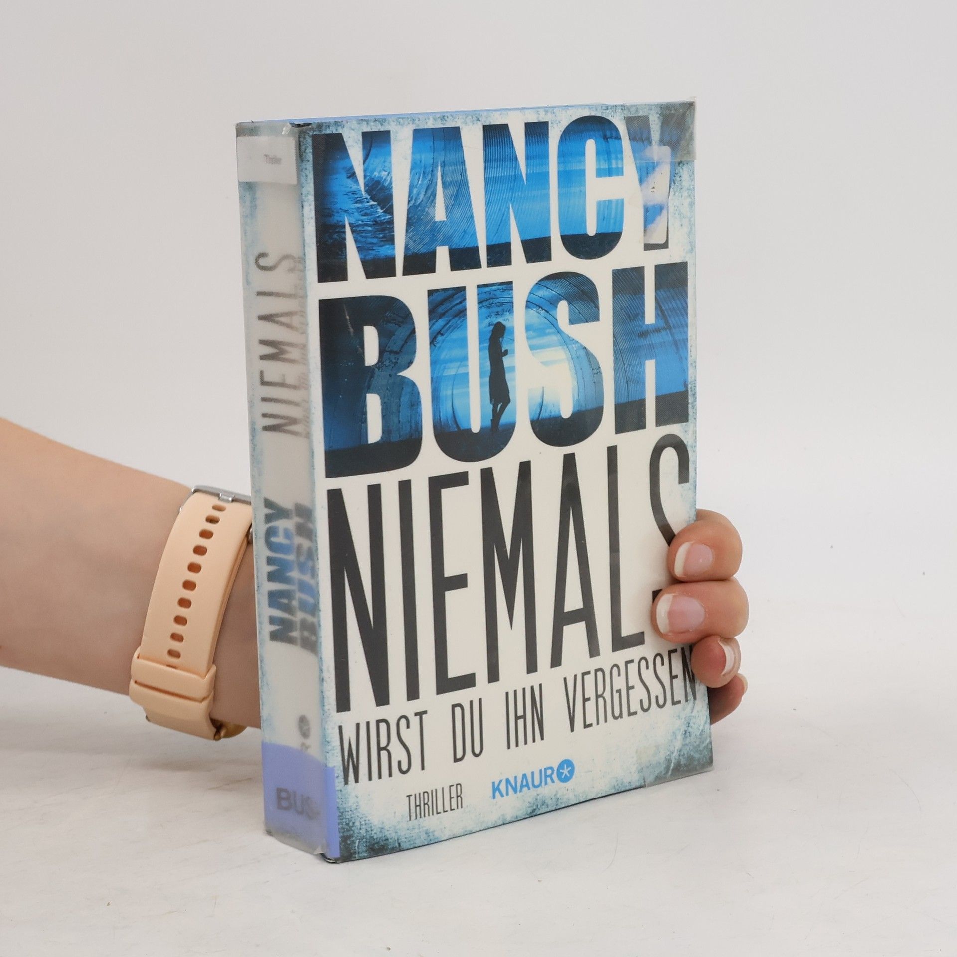 Nancy Bush Niemals wirst du ihn vergessen