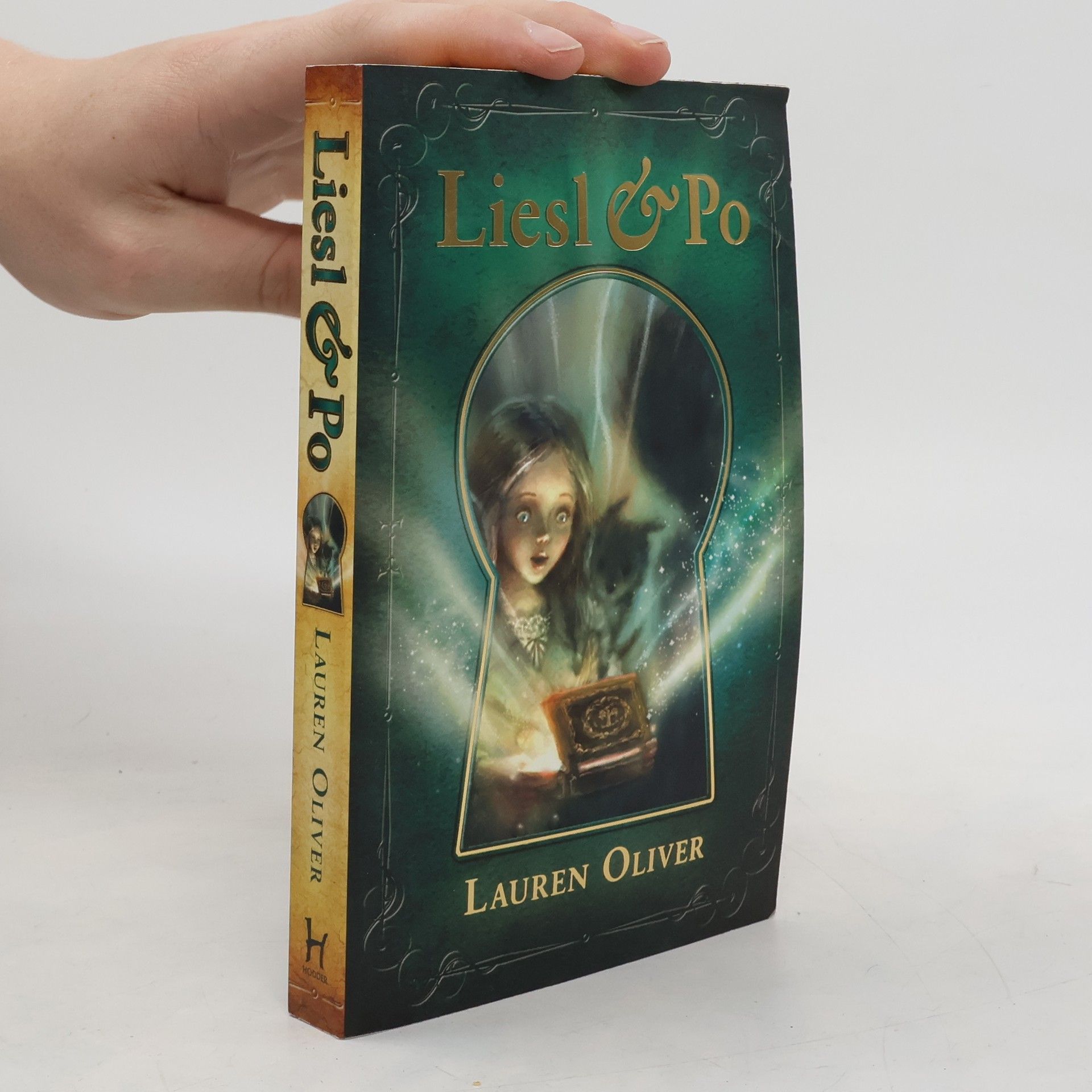 Lauren Oliver Liesl & Po