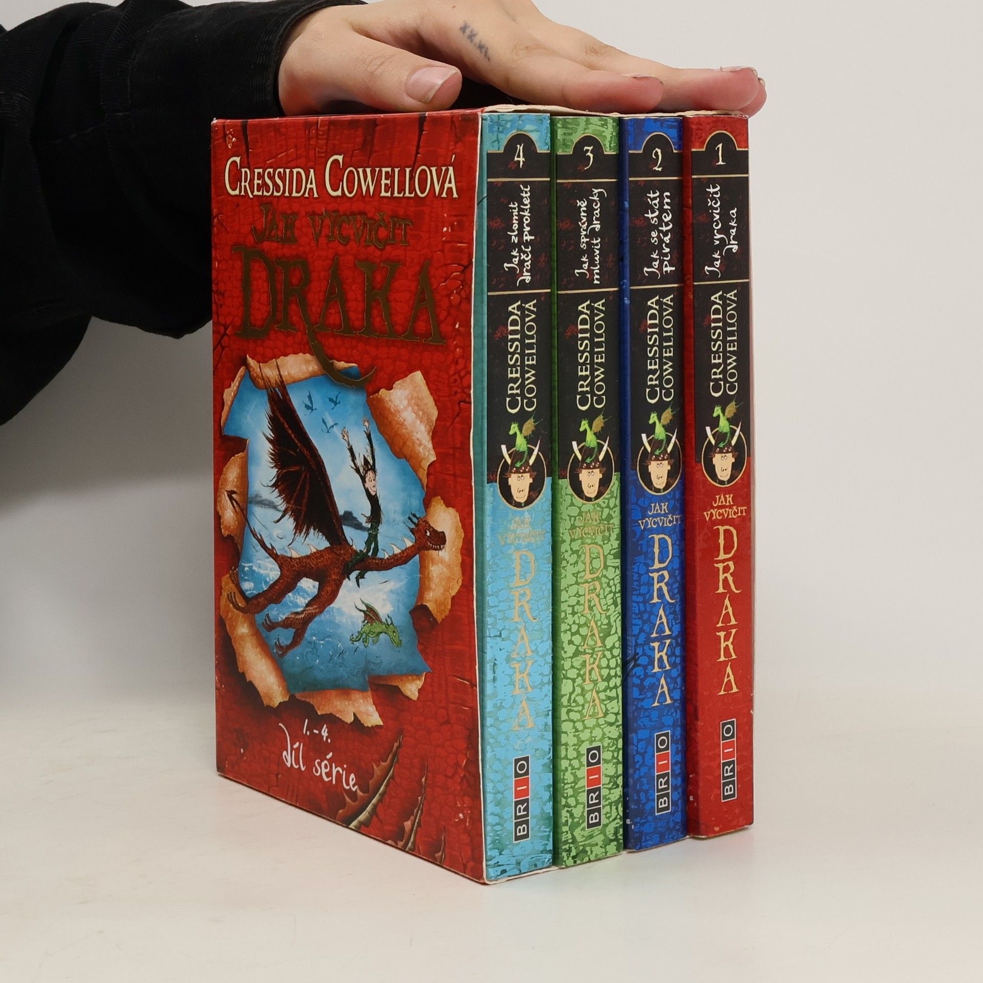 Cressida Cowell Jak vycvičit draka 1-4