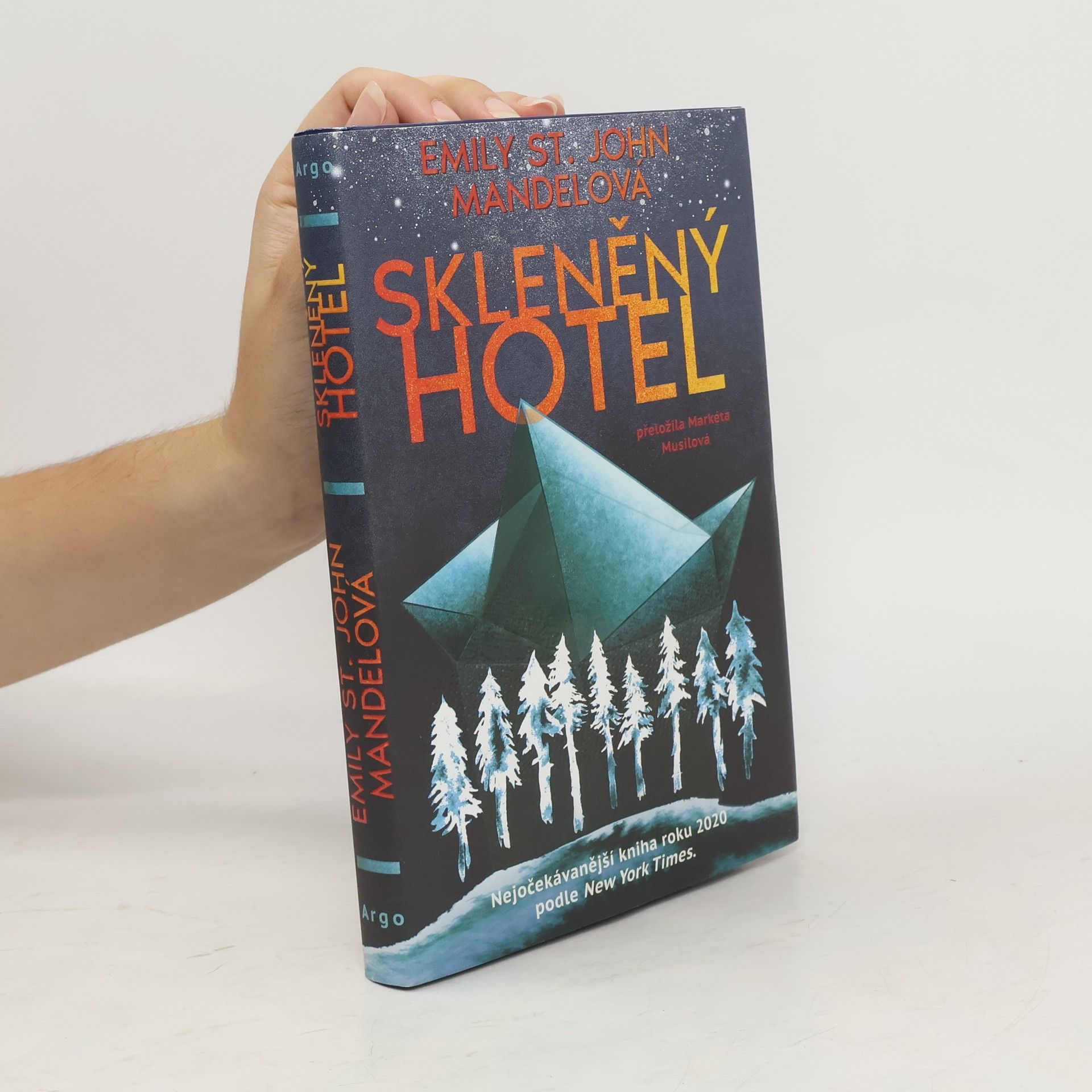Emily St. John Mandel Skleněný hotel