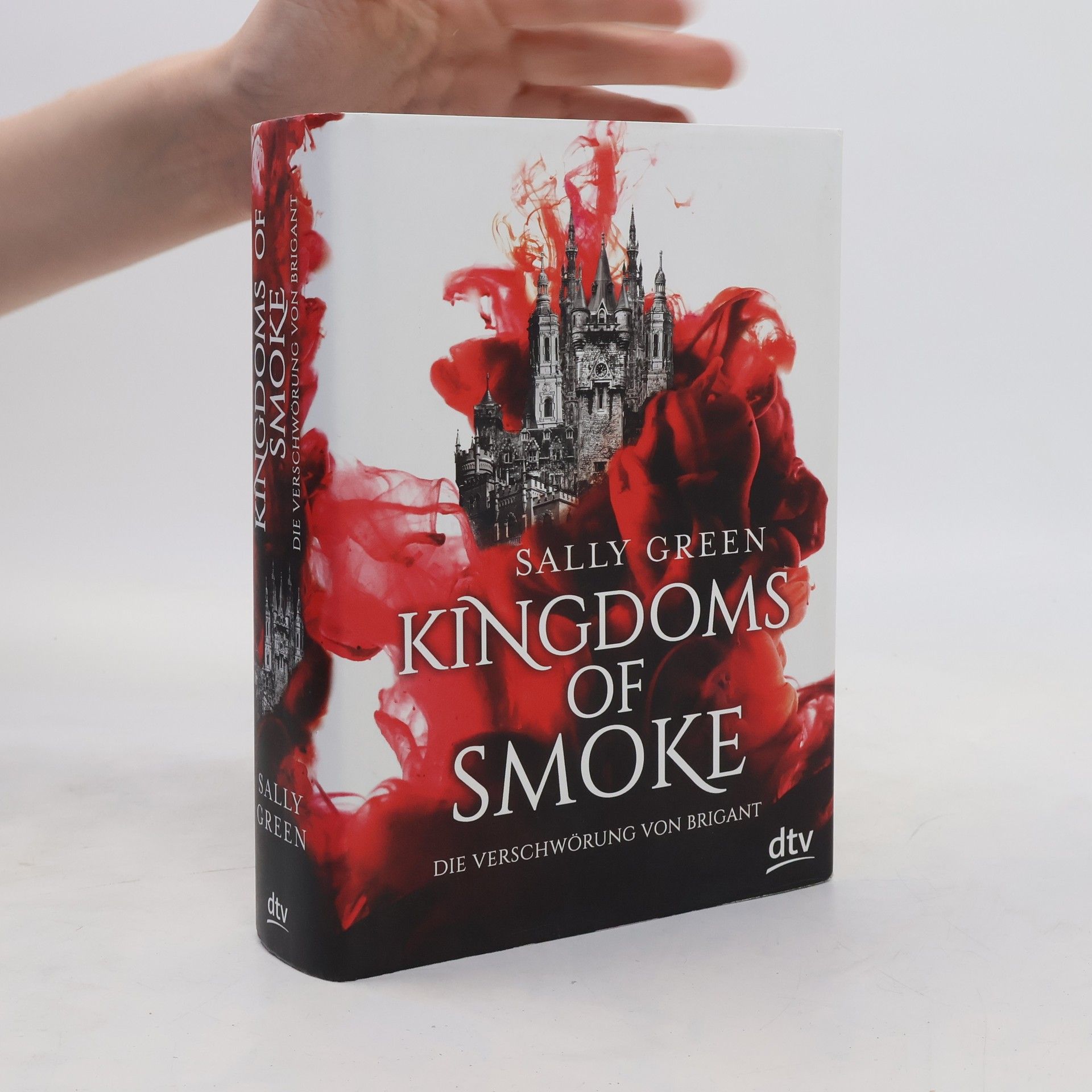 Sally Green Kingdoms of Smoke