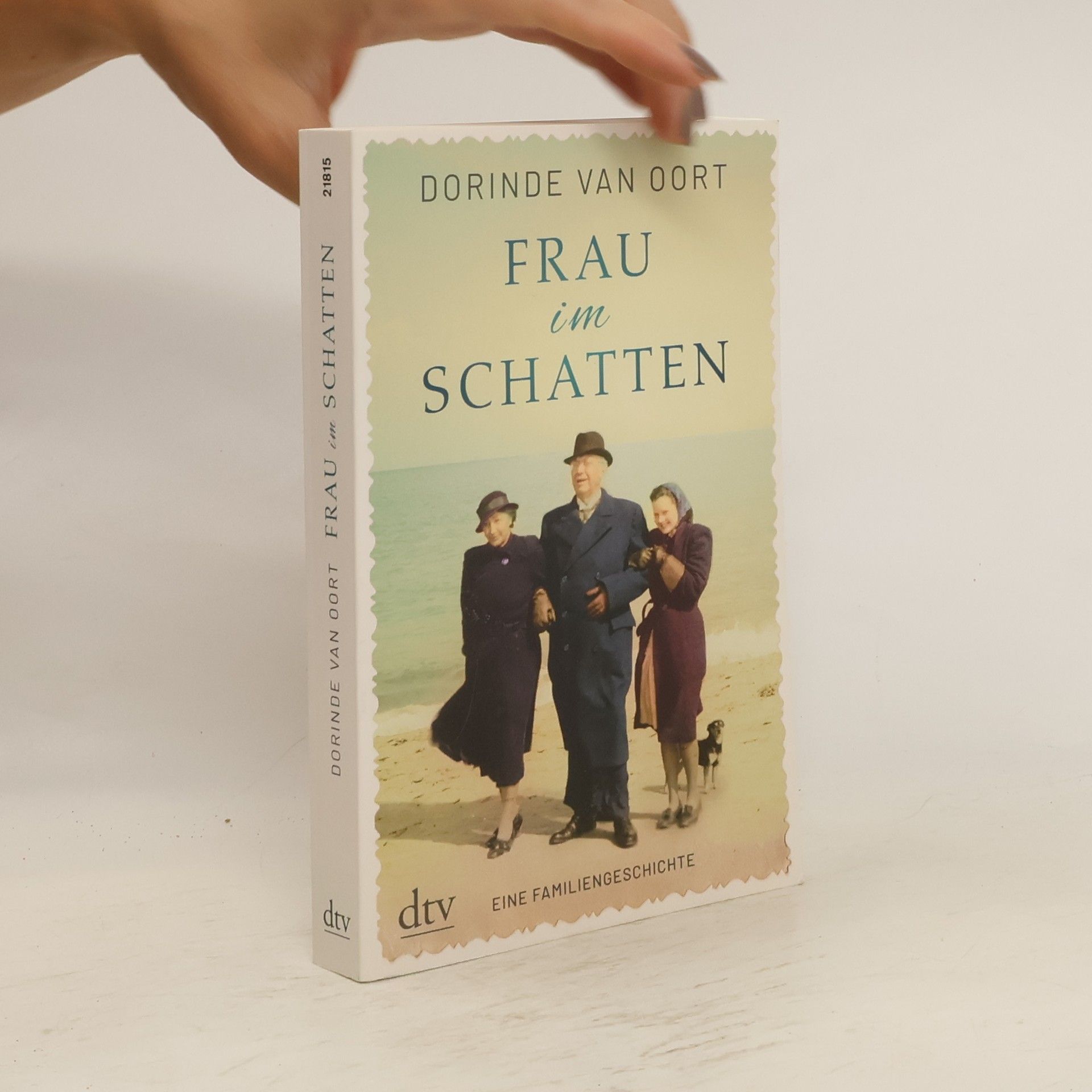 Dorinde van Oort Frau im Schatten