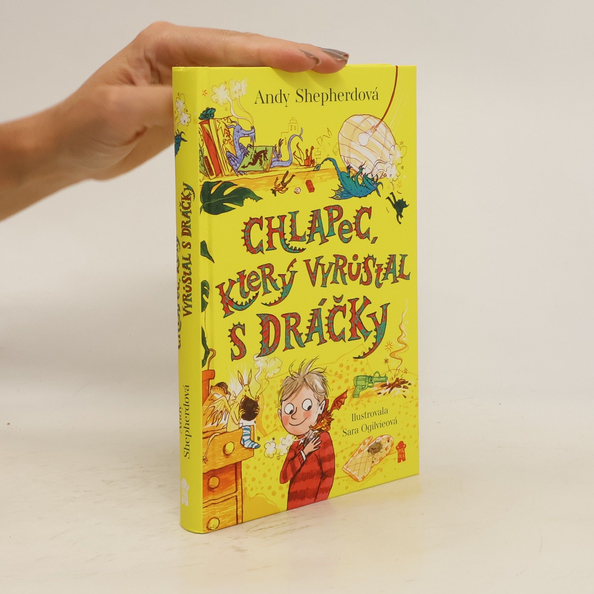Andy Shepherd Chlapec, který vyrůstal s dráčky