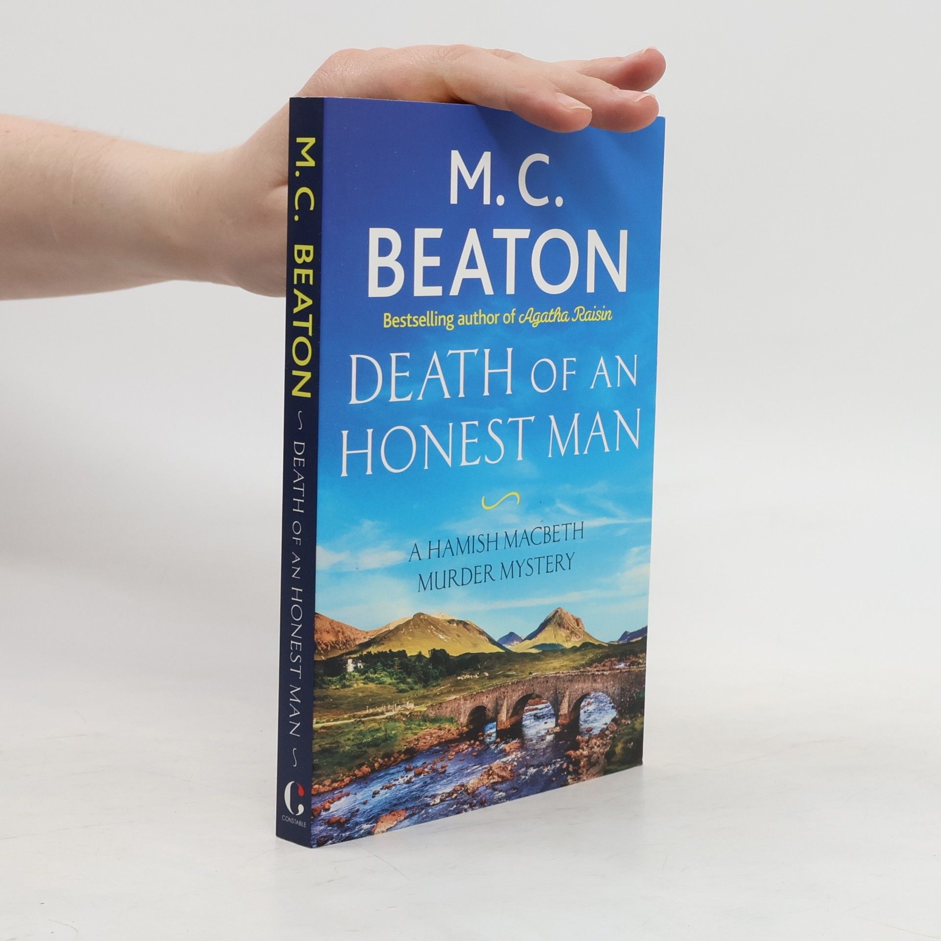 M. C. Beaton Death of an Honest Man