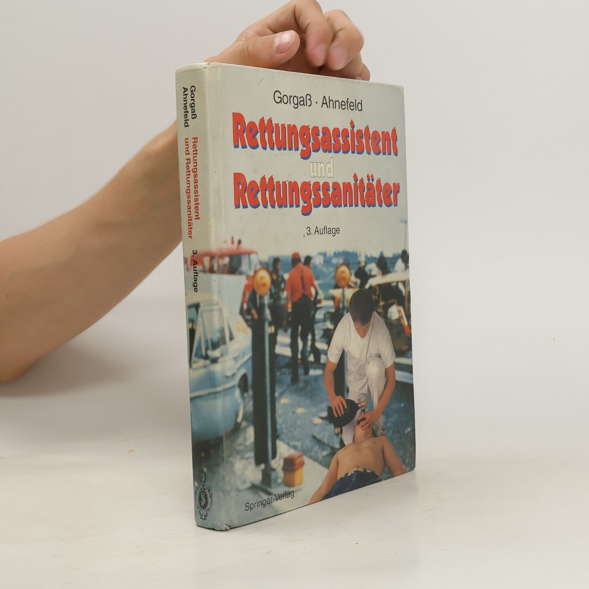 Friedrich W. Ahnefeld Rettungsassistent und Rettungssanitäter