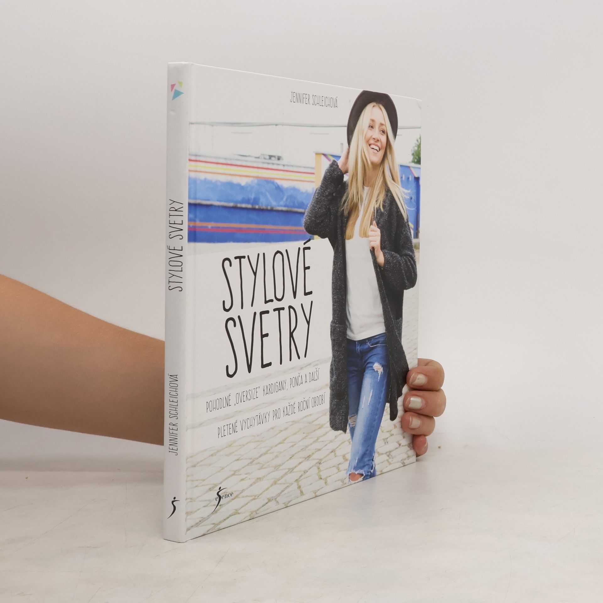 Jennifer Schleich Stylové svetry