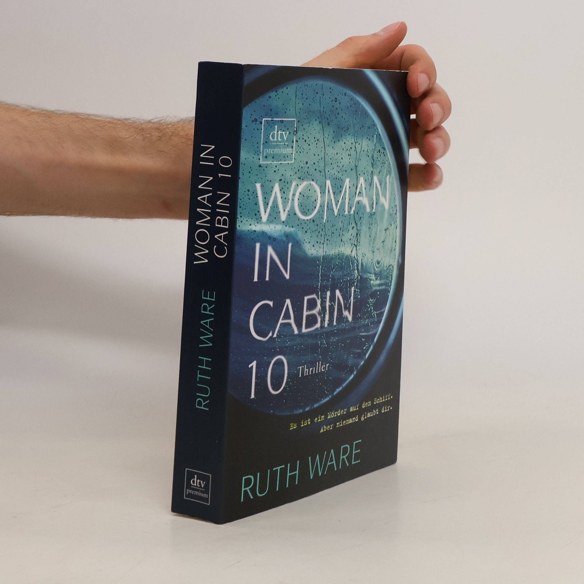 Ruth Ware The woman in cabin 10