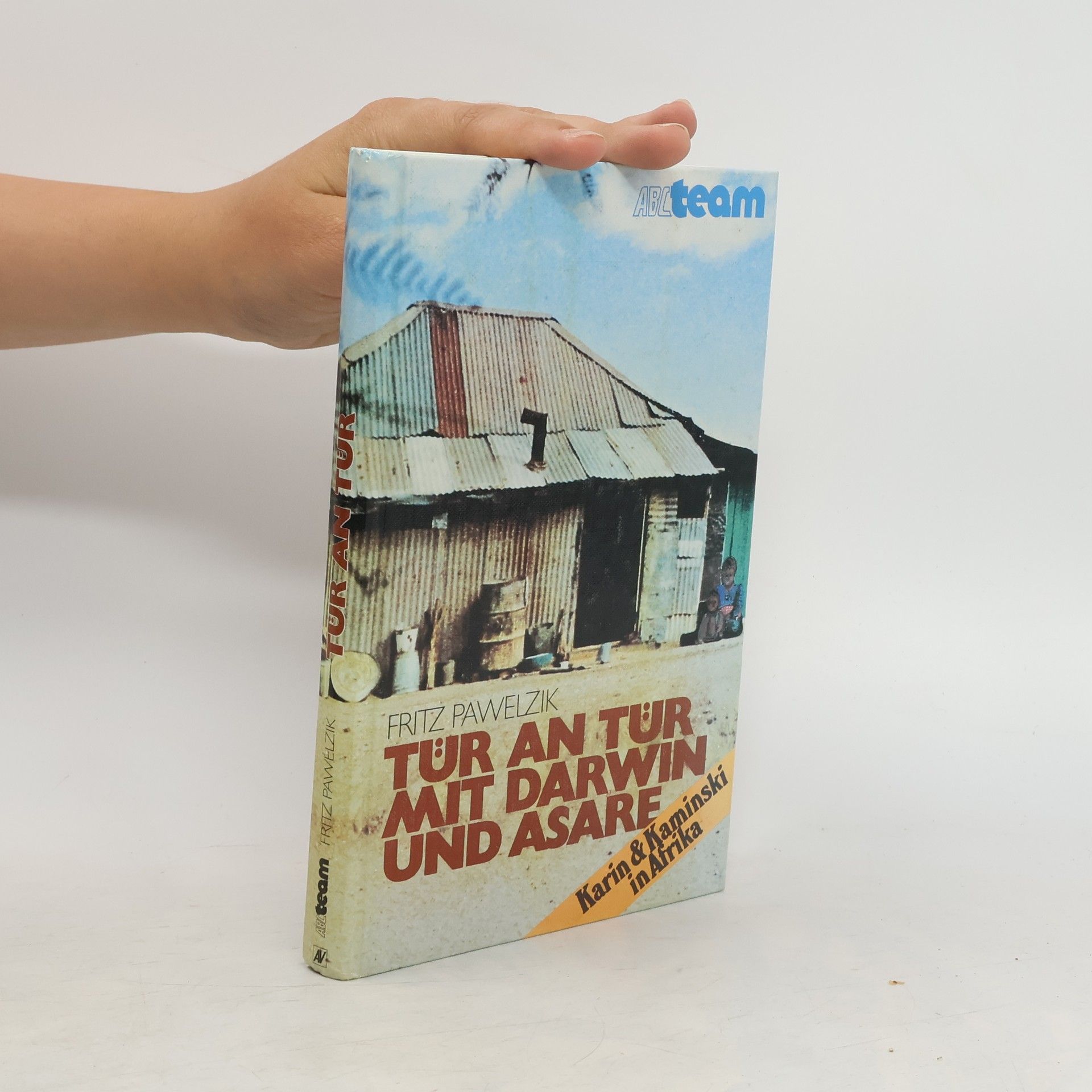 Fritz Pawelzik Tür an Tür mit Darwin und Asare