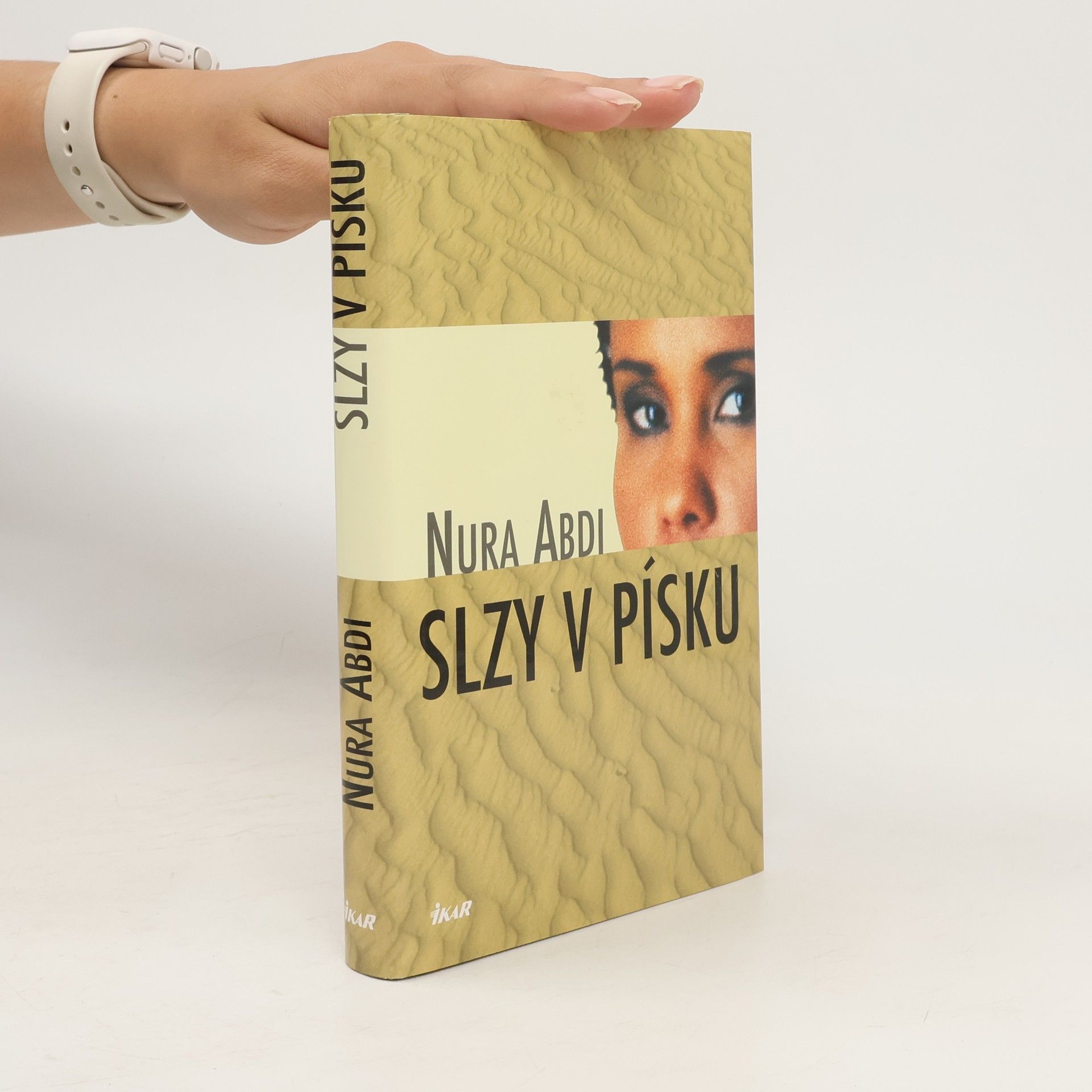 Nura Abdi Slzy v písku