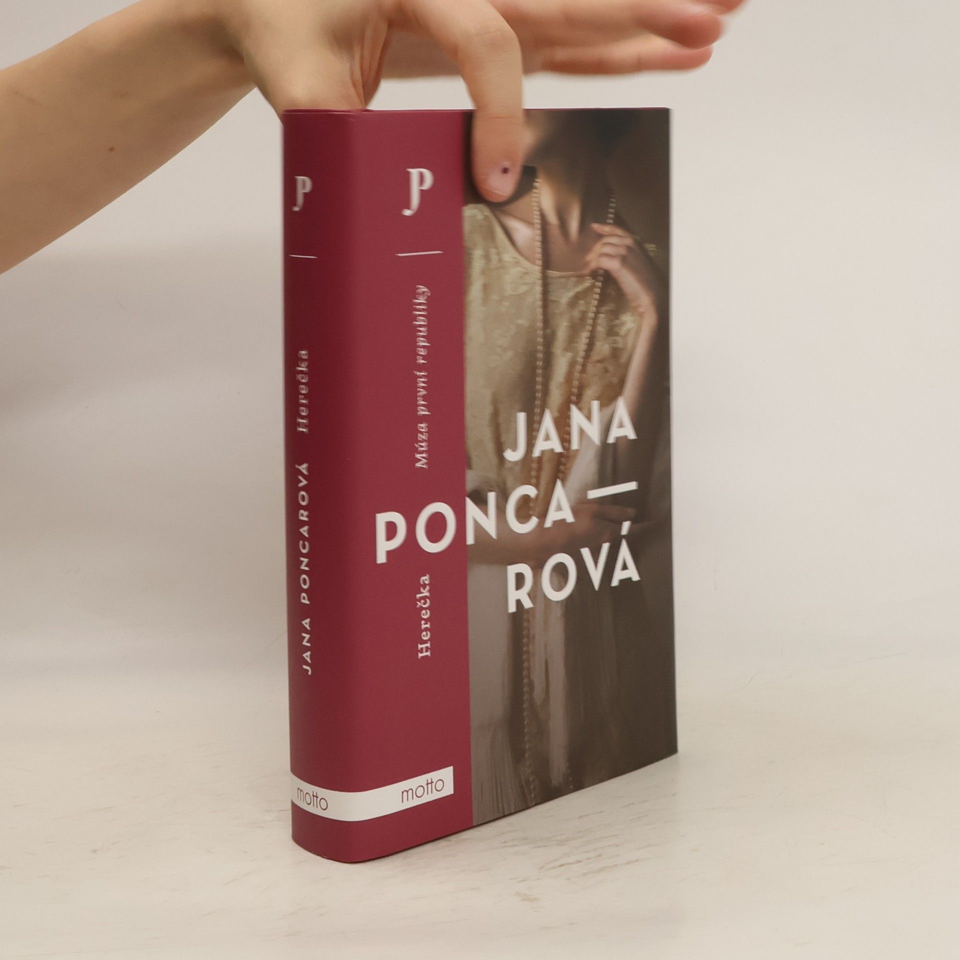 Jana Poncarová Herečka : múza první republiky