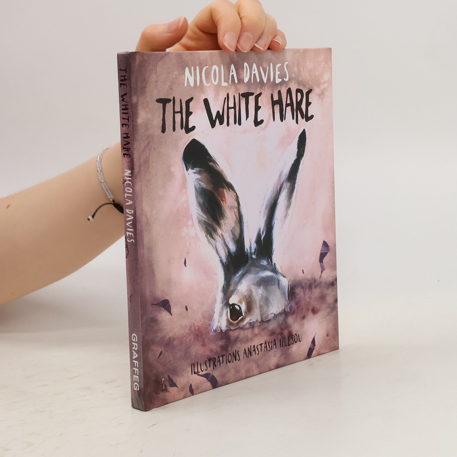 Nicola Davies The White Hare