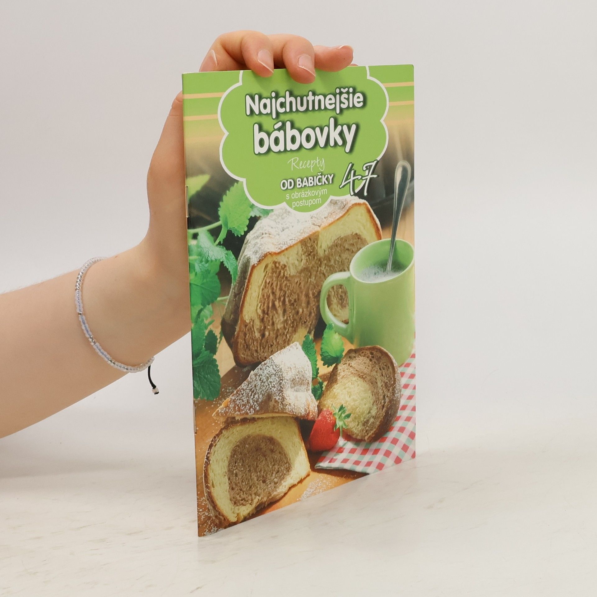 Collective Najchutnejšie bábovky. Recepty od babičky s obrázkovým postupom