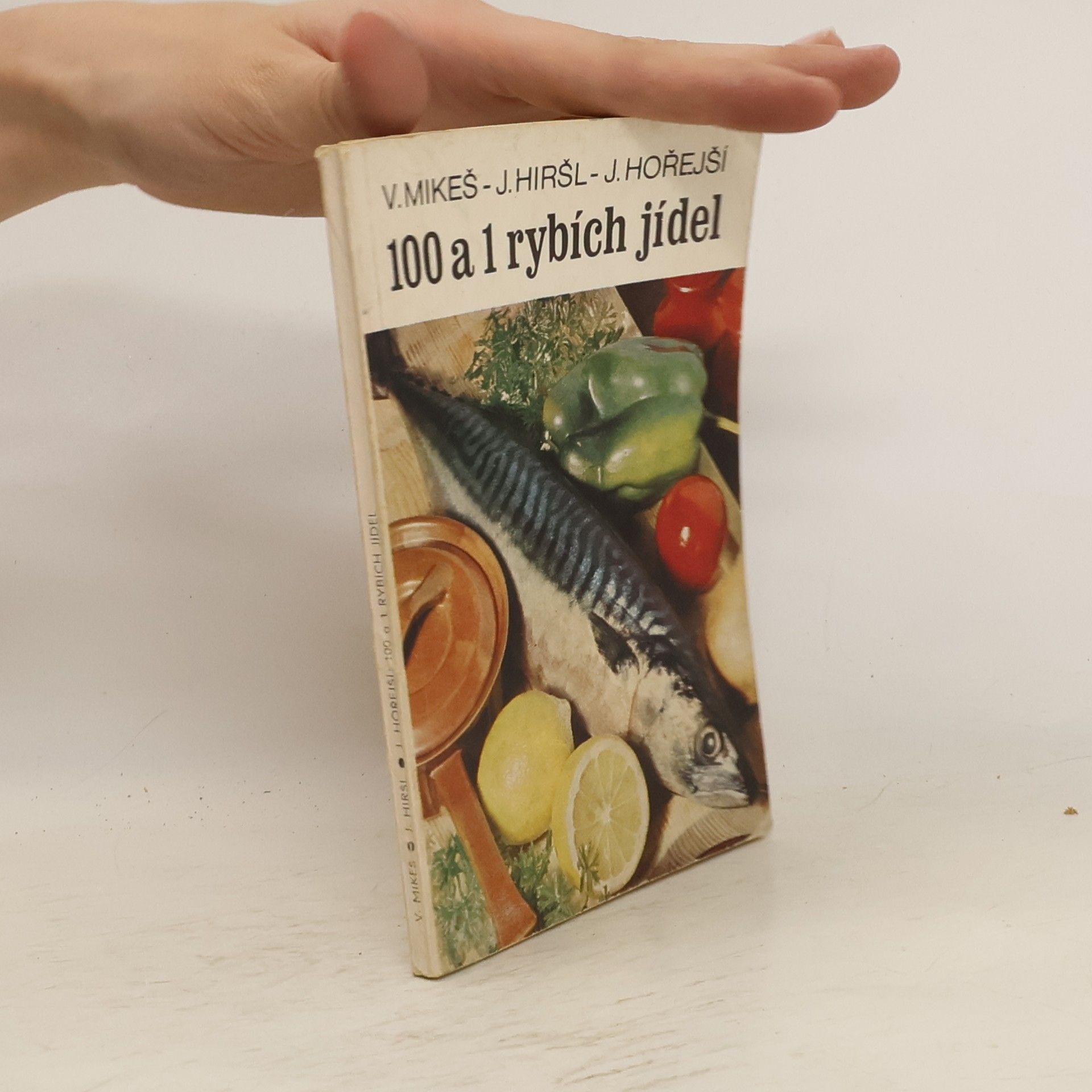 V. Mikeš 100 a 1 rybích jídel