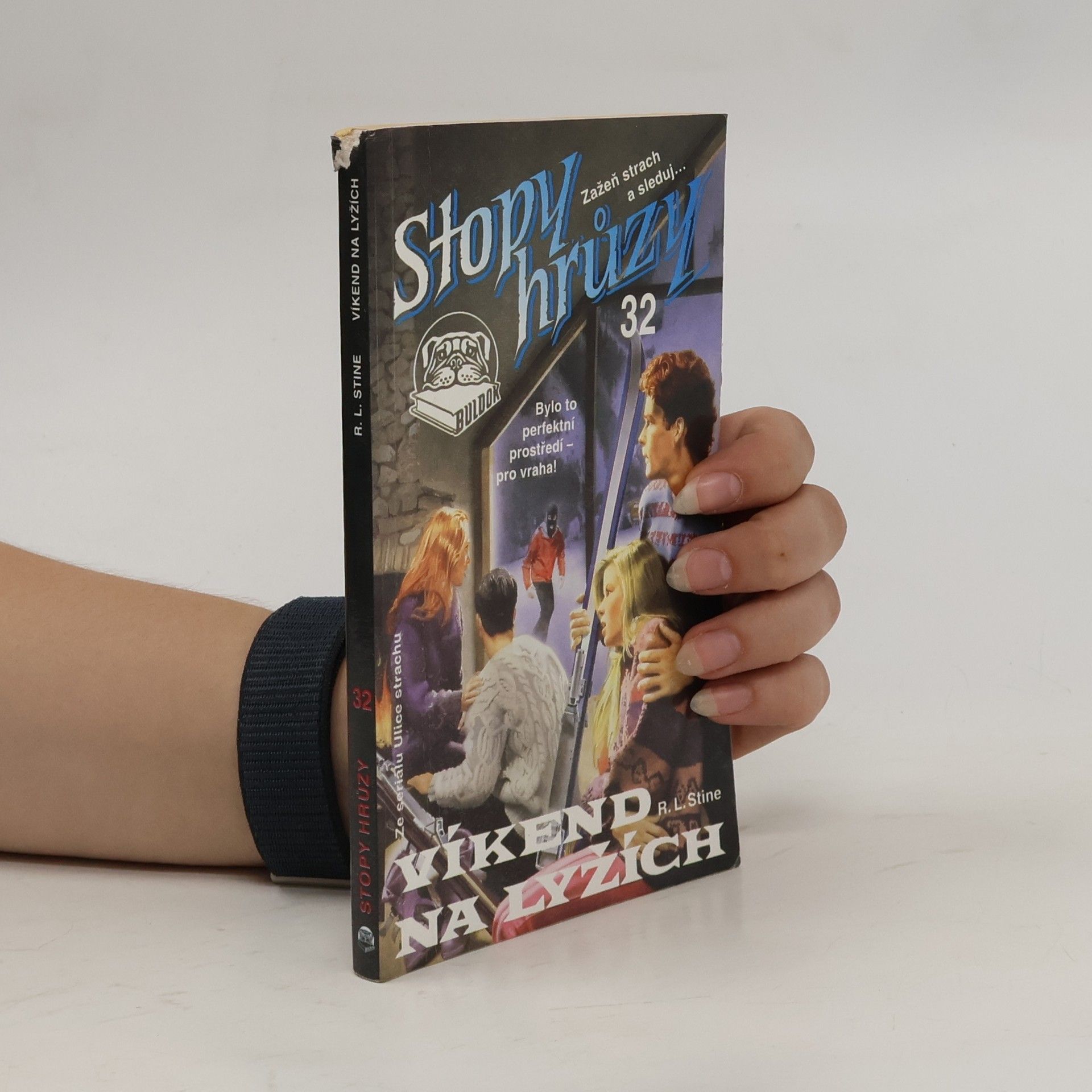 R. L. Stine Víkend na lyžích. Stopy hrůzy 32