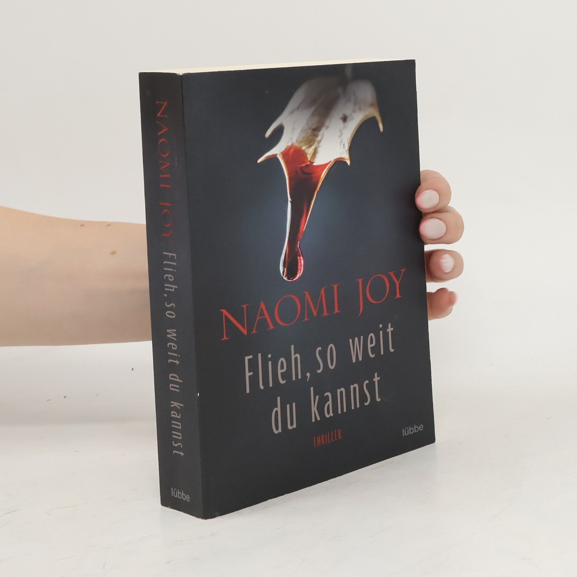 Naomi Joy Flieh, so weit du kannst