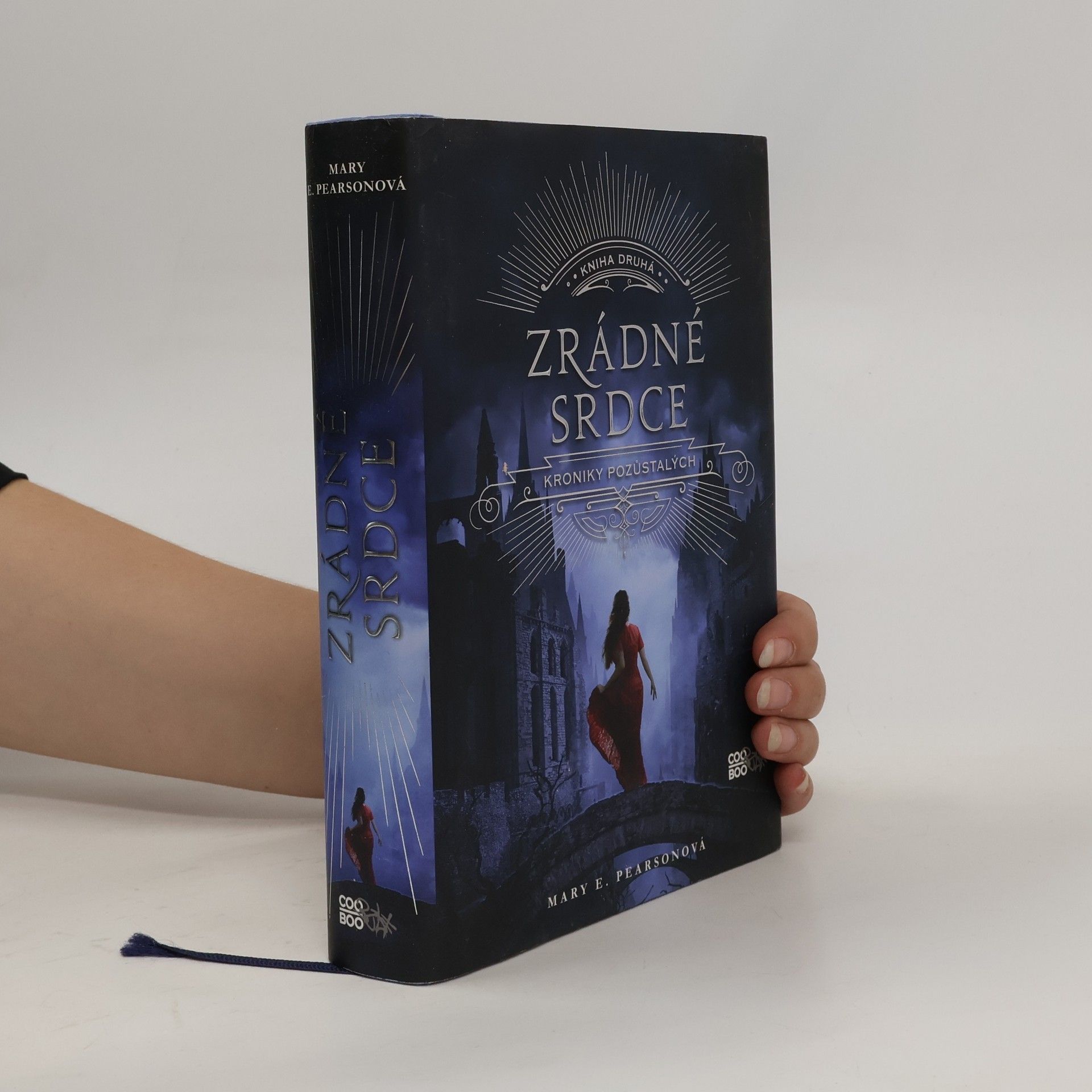 Mary E. Pearson Zrádné srdce. Kroniky pozůstalých. Kniha druhá