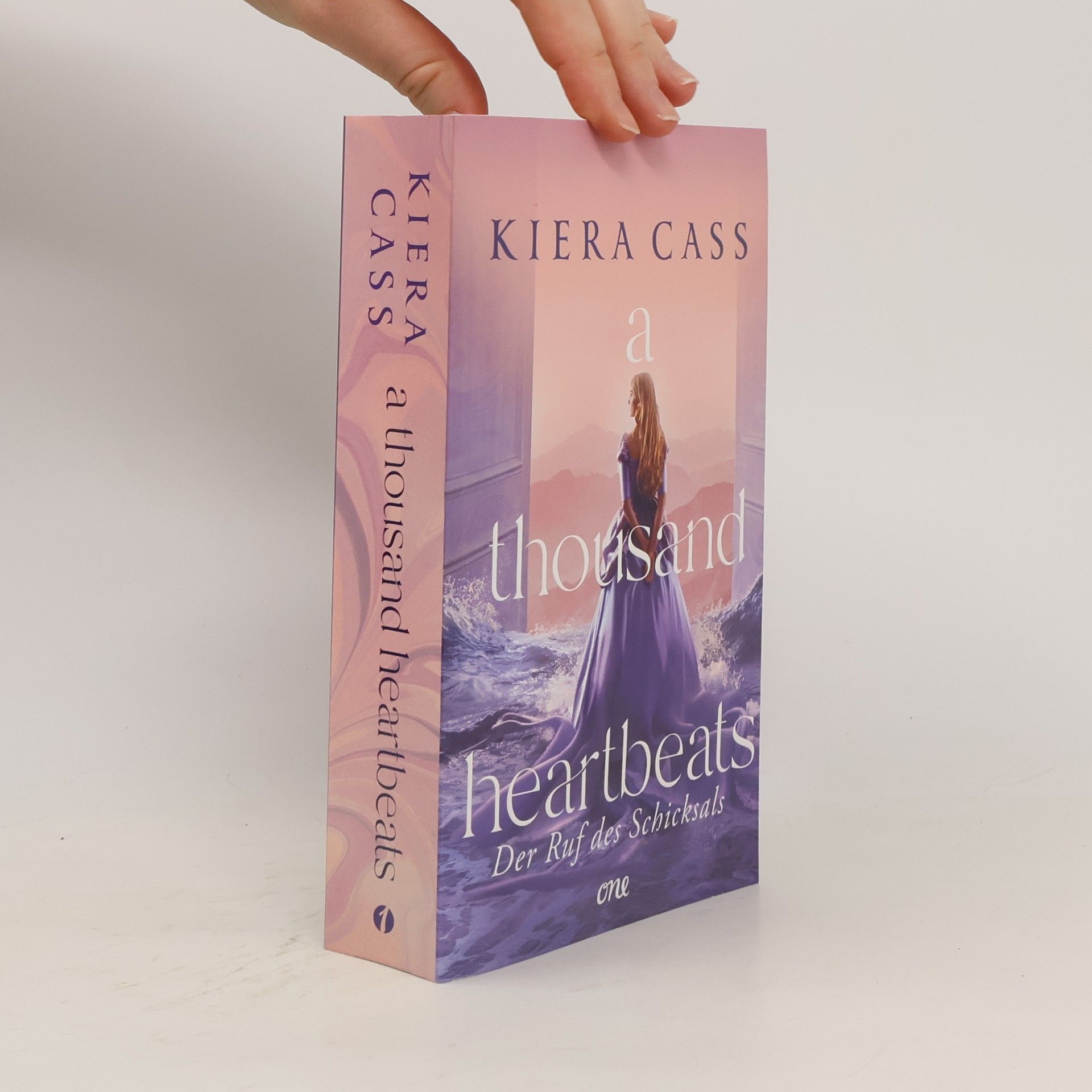 Kiera Cass A thousand heartbeats - Der Ruf des Schicksals. Ein packender und hochromantischer Fantasy-Standalone ab 14