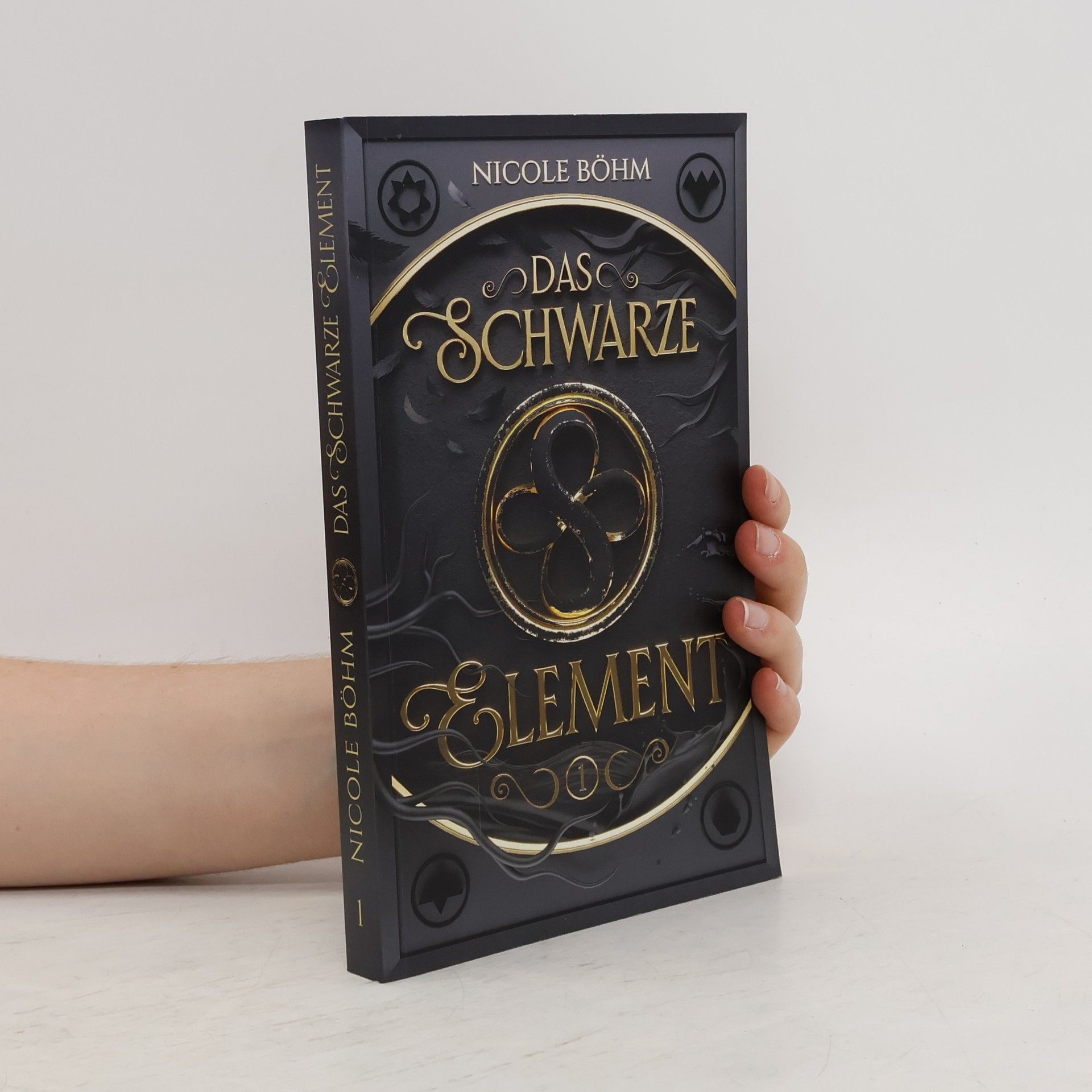 Nicole Böhm Das schwarze Element