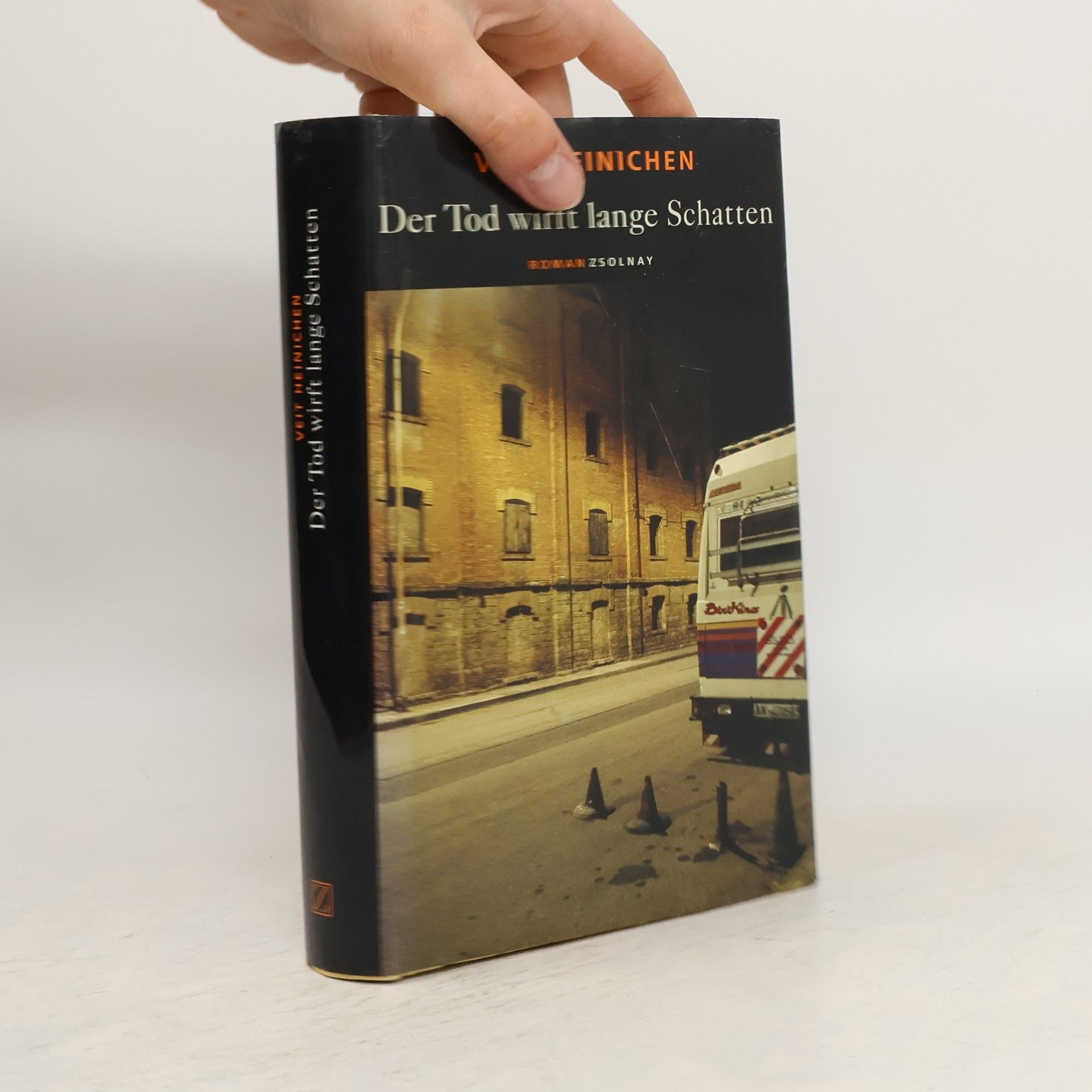 Veit Heinichen Der Tod wirft lange Schatten