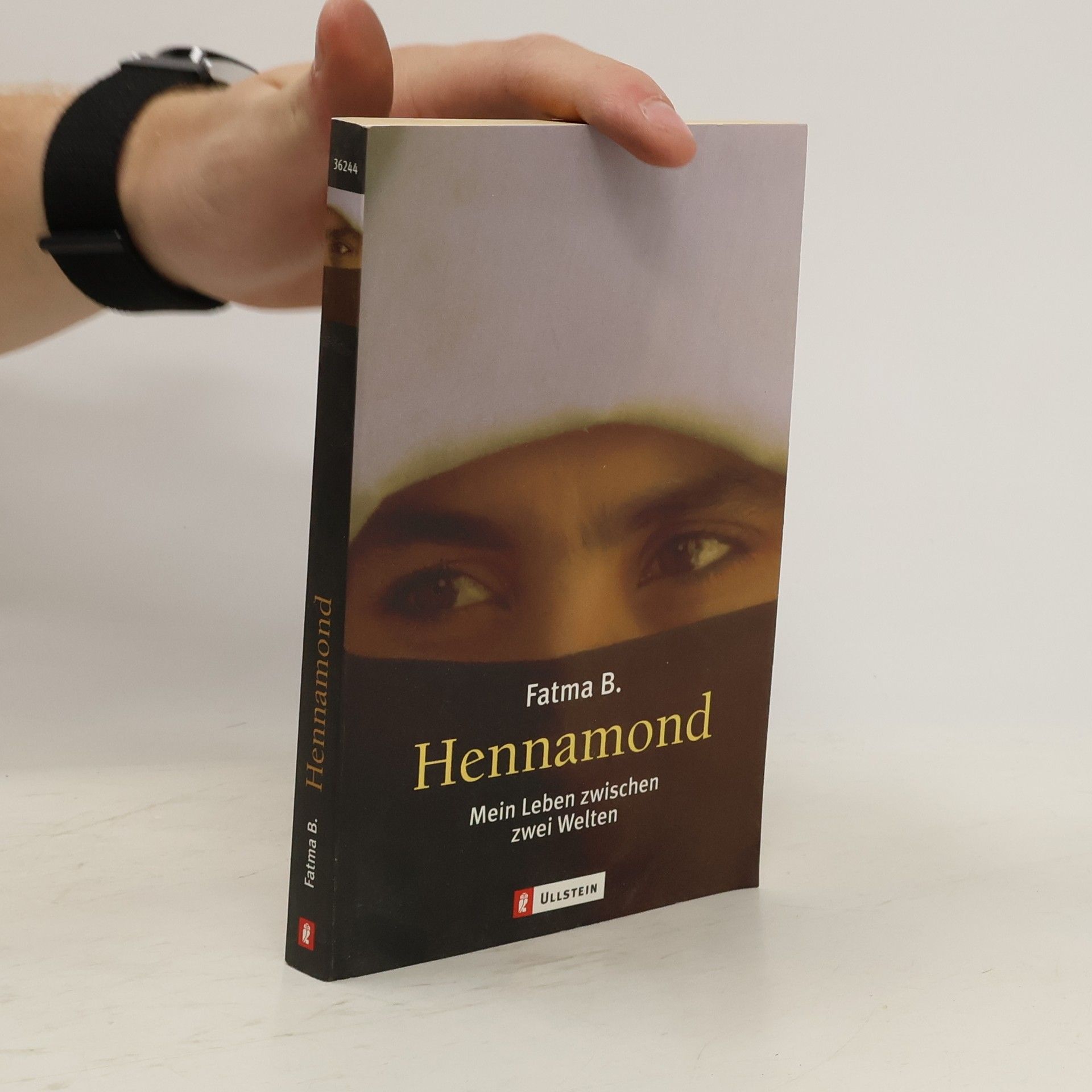 Fatma B Hennamond