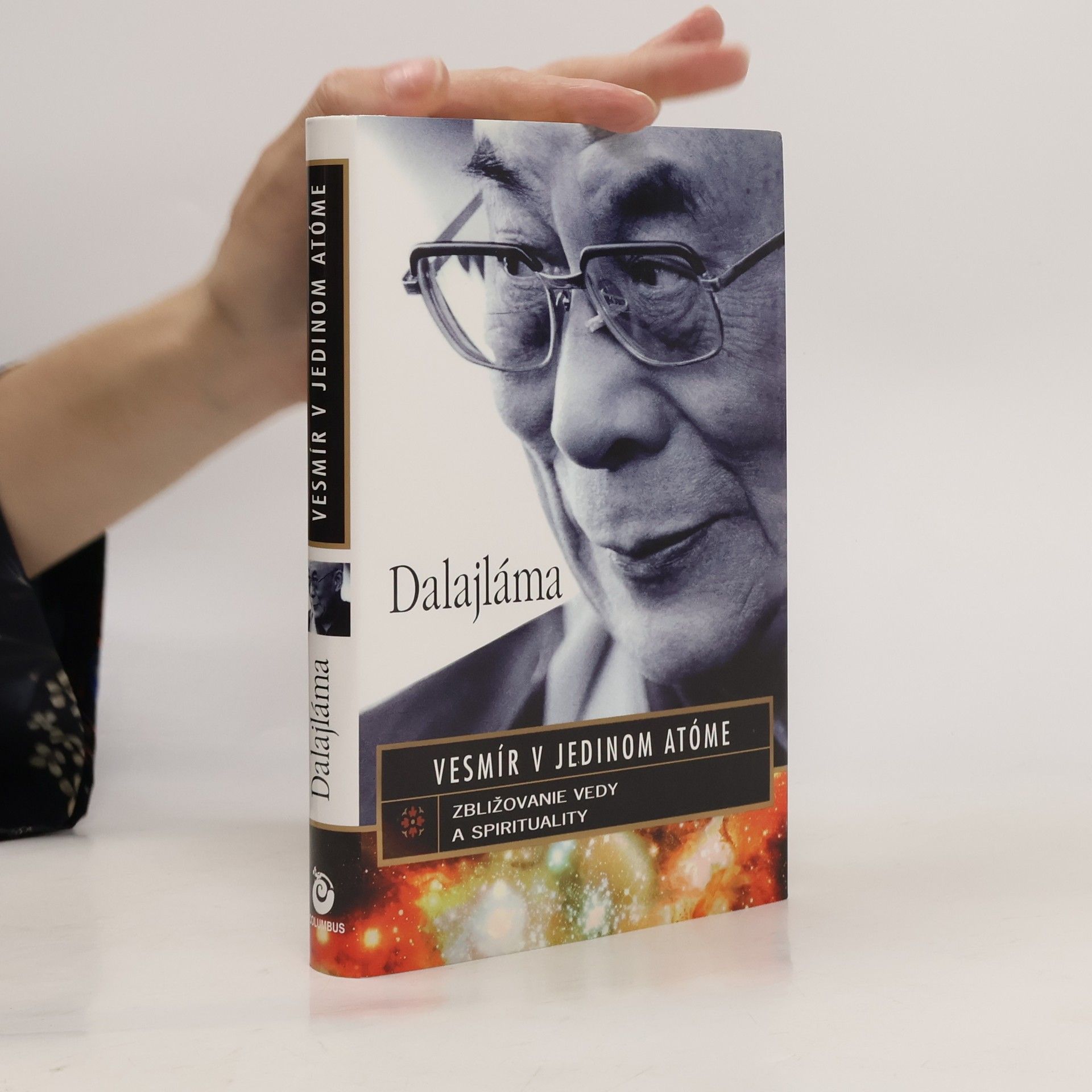 Dalajlama Vesmír v jedinom atóme