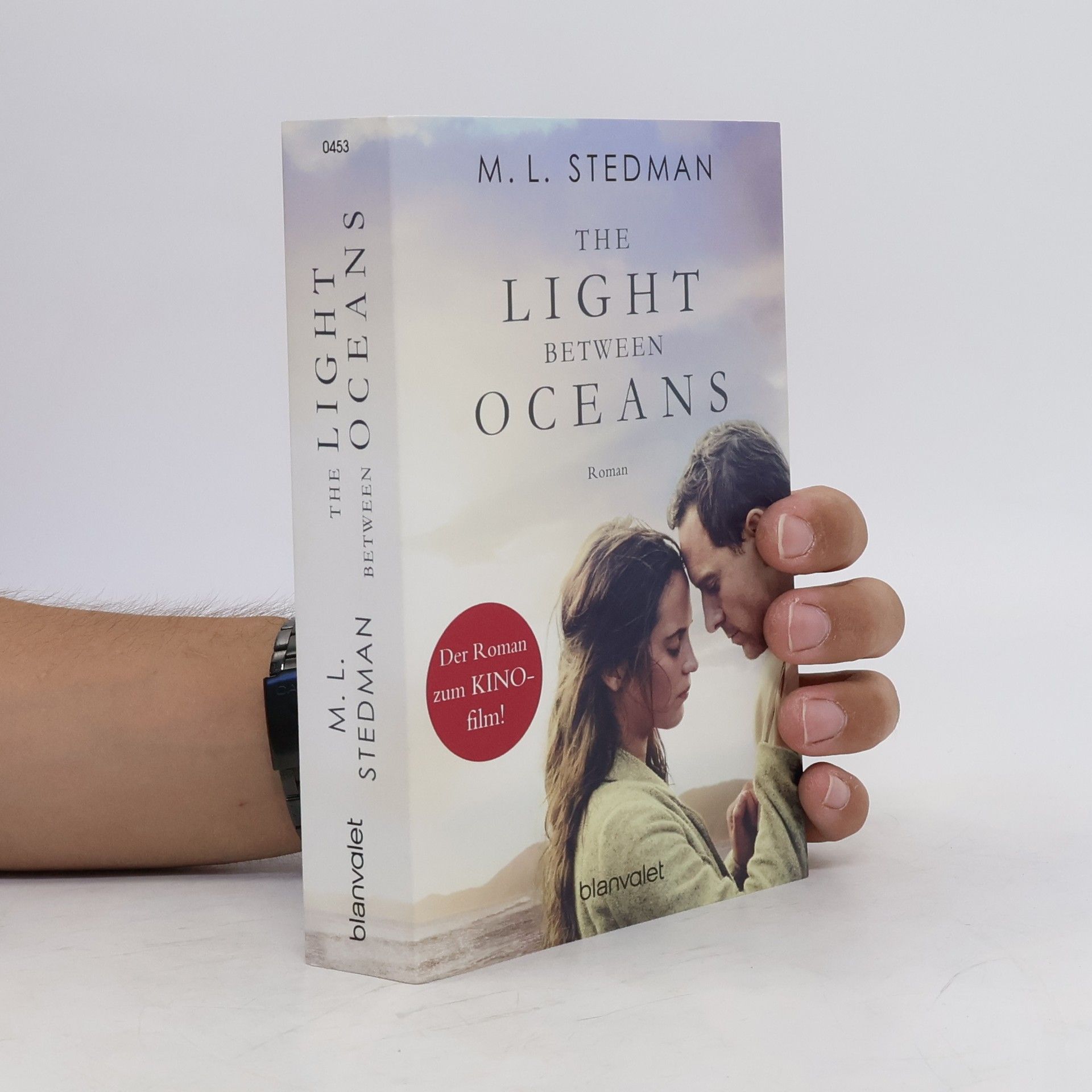 M. L. Stedman The Light Between Oceans