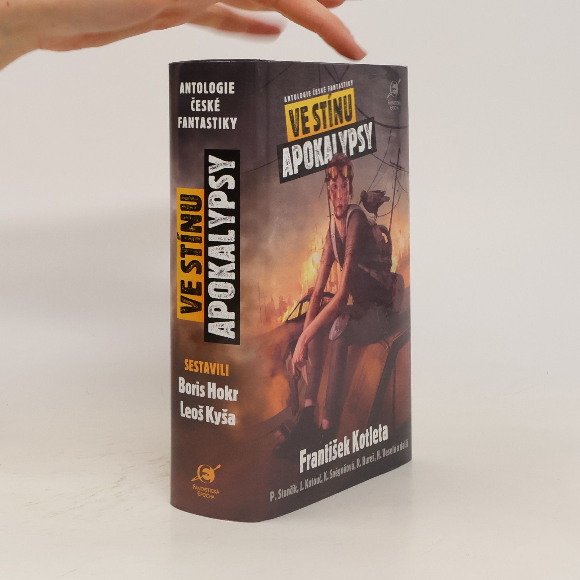 Kolektiv autorů Ve stínu apokalypsy: Antologie české fantastiky