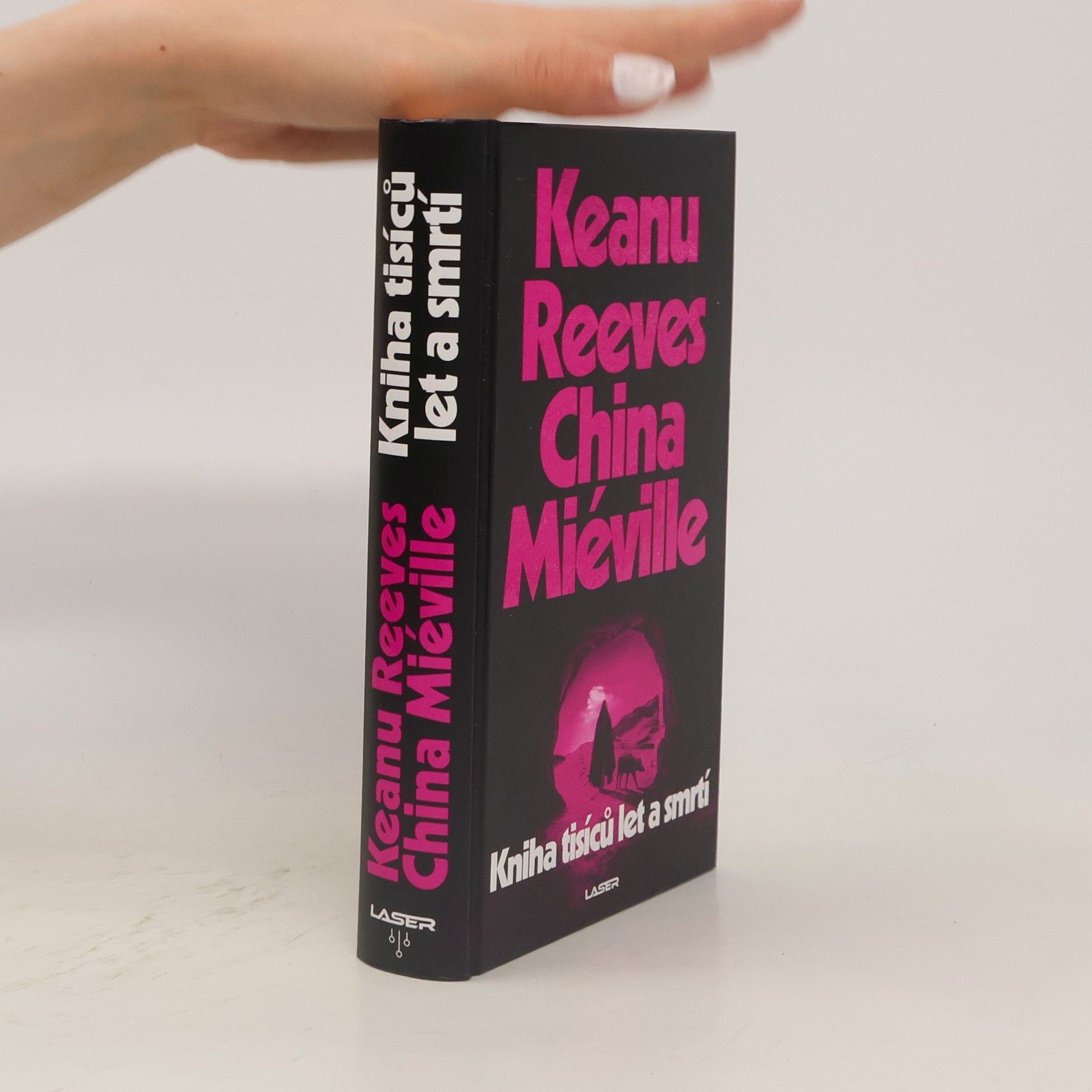 Keanu Reeves Kniha tisíců let a smrtí