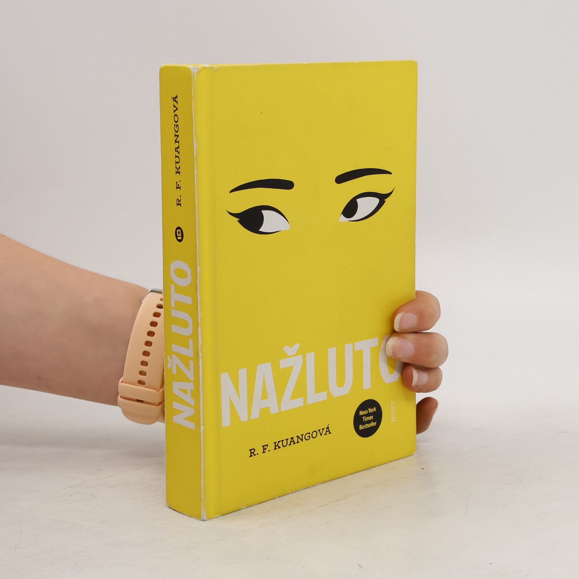 R. F. Kuang Nažluto