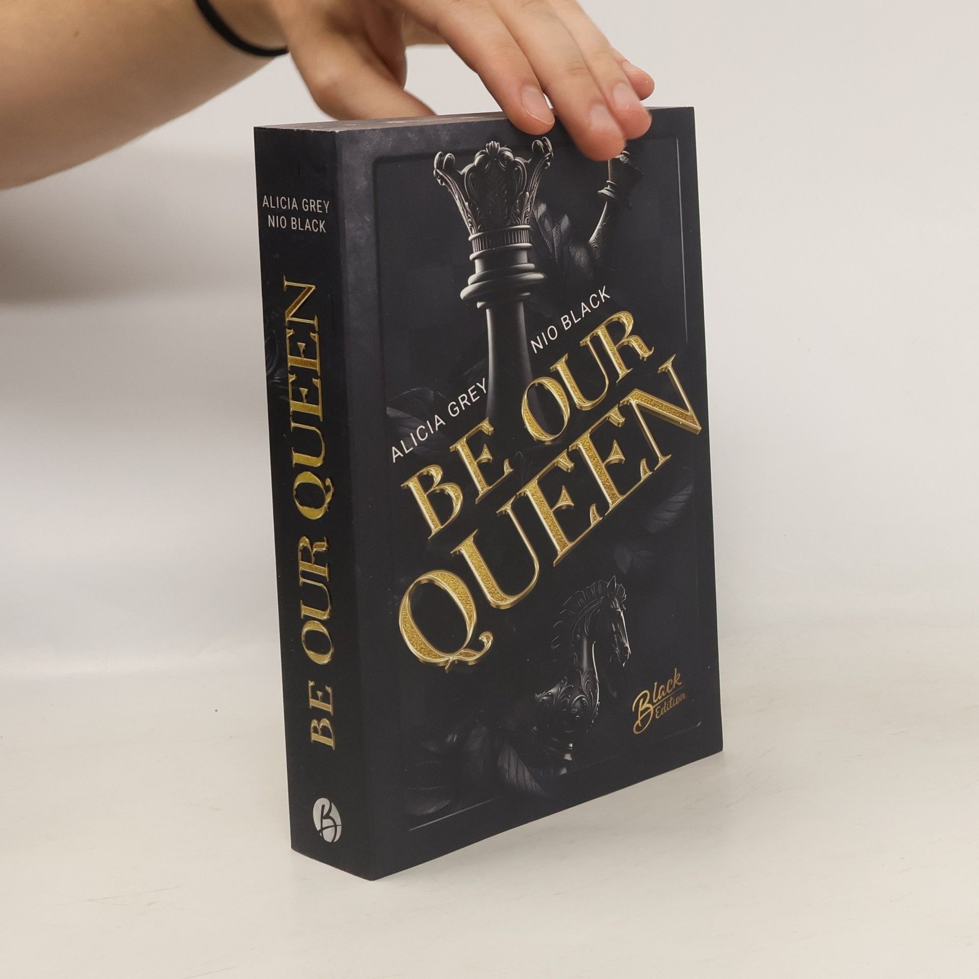Alicia Grey Be Our Queen