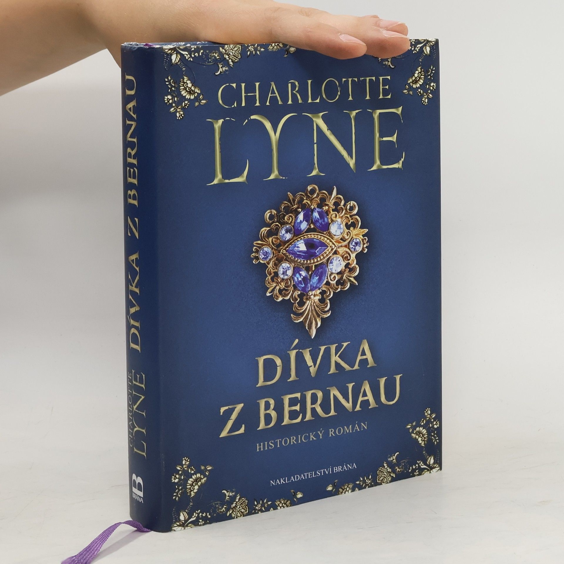 Charlotte Lyne Dívka z Bernau