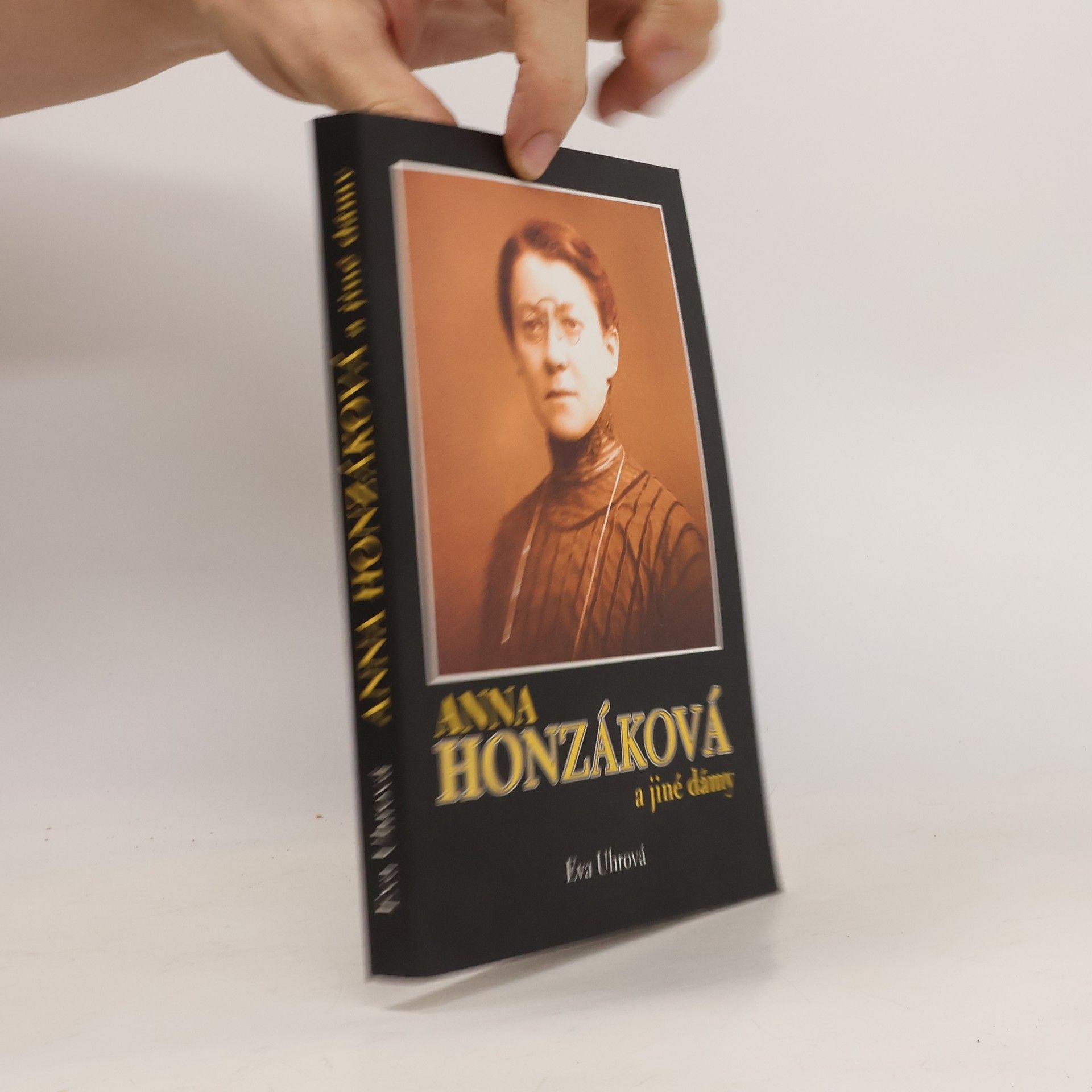 Eva Uhrova Anna Honzáková a jiné dámy