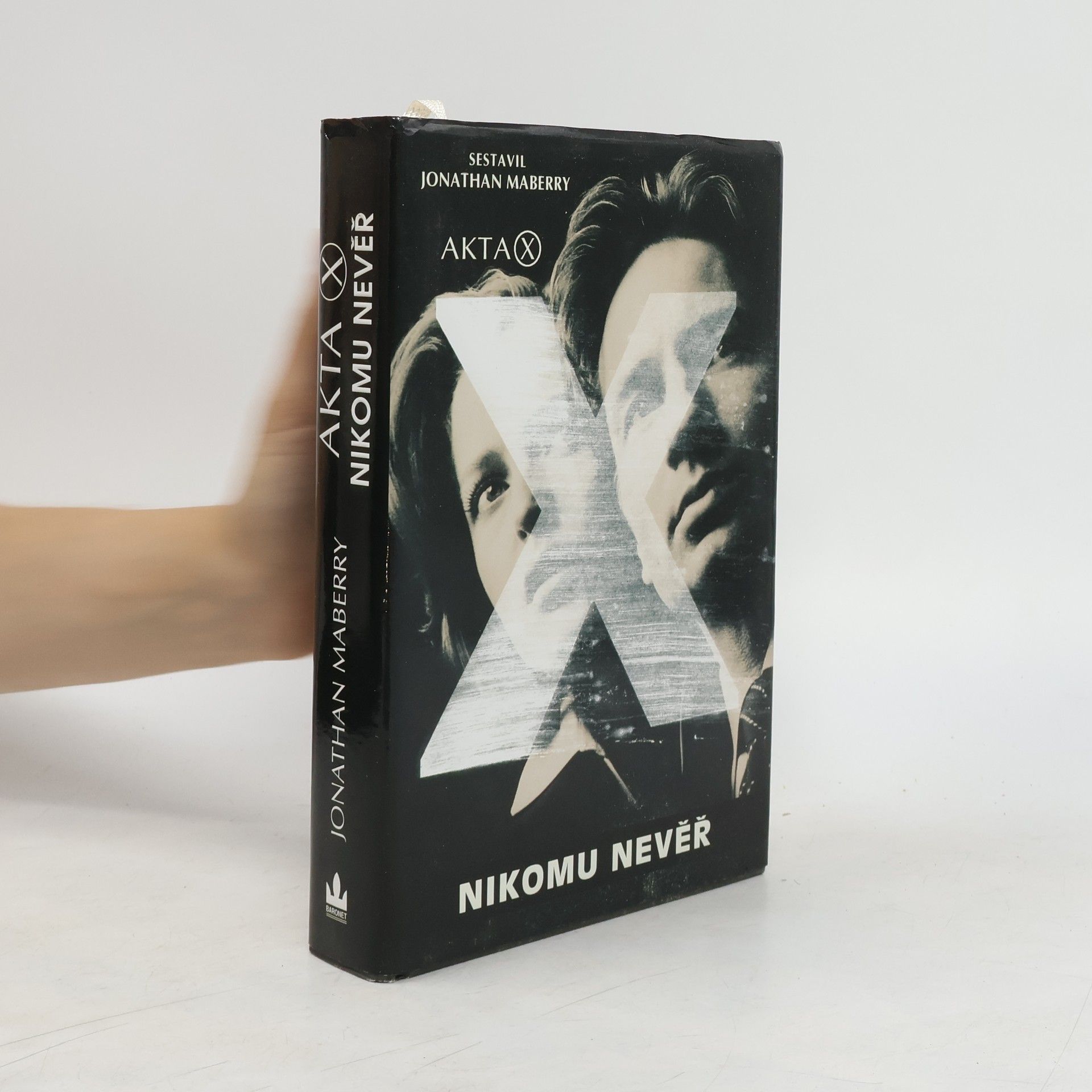 Jonathan Maberry Akta X - Nikomu nevěř