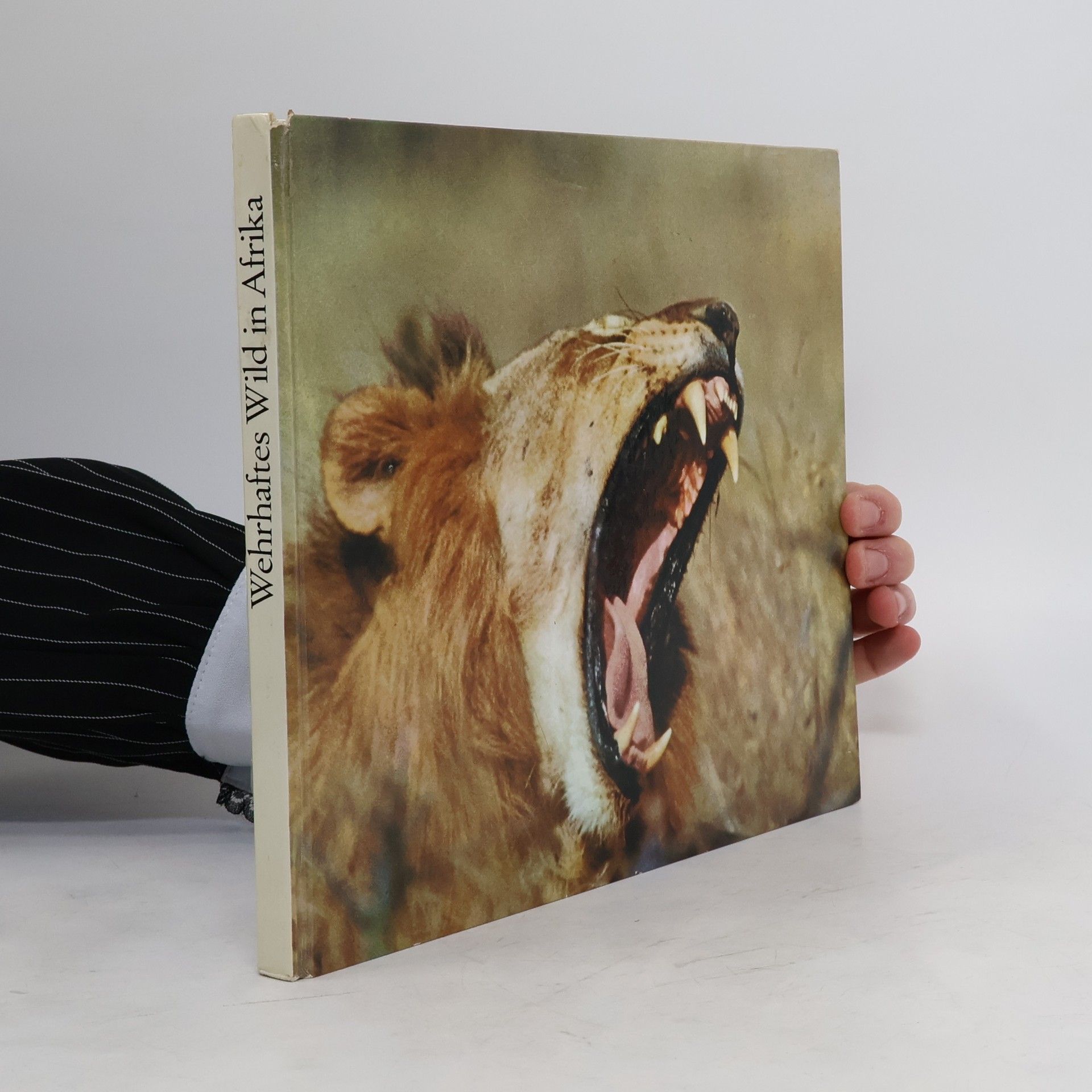 Klaus Paysan Wehrhaftes. Wild in Afrika