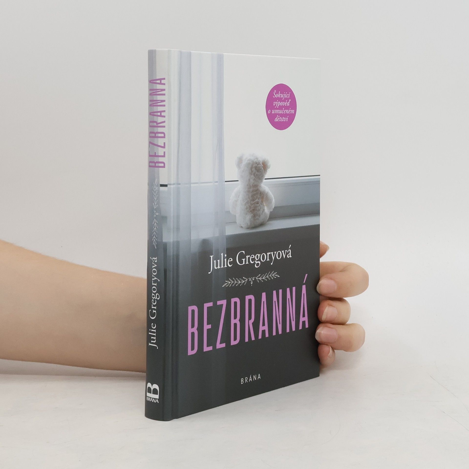 Julia Gregory Bezbranná