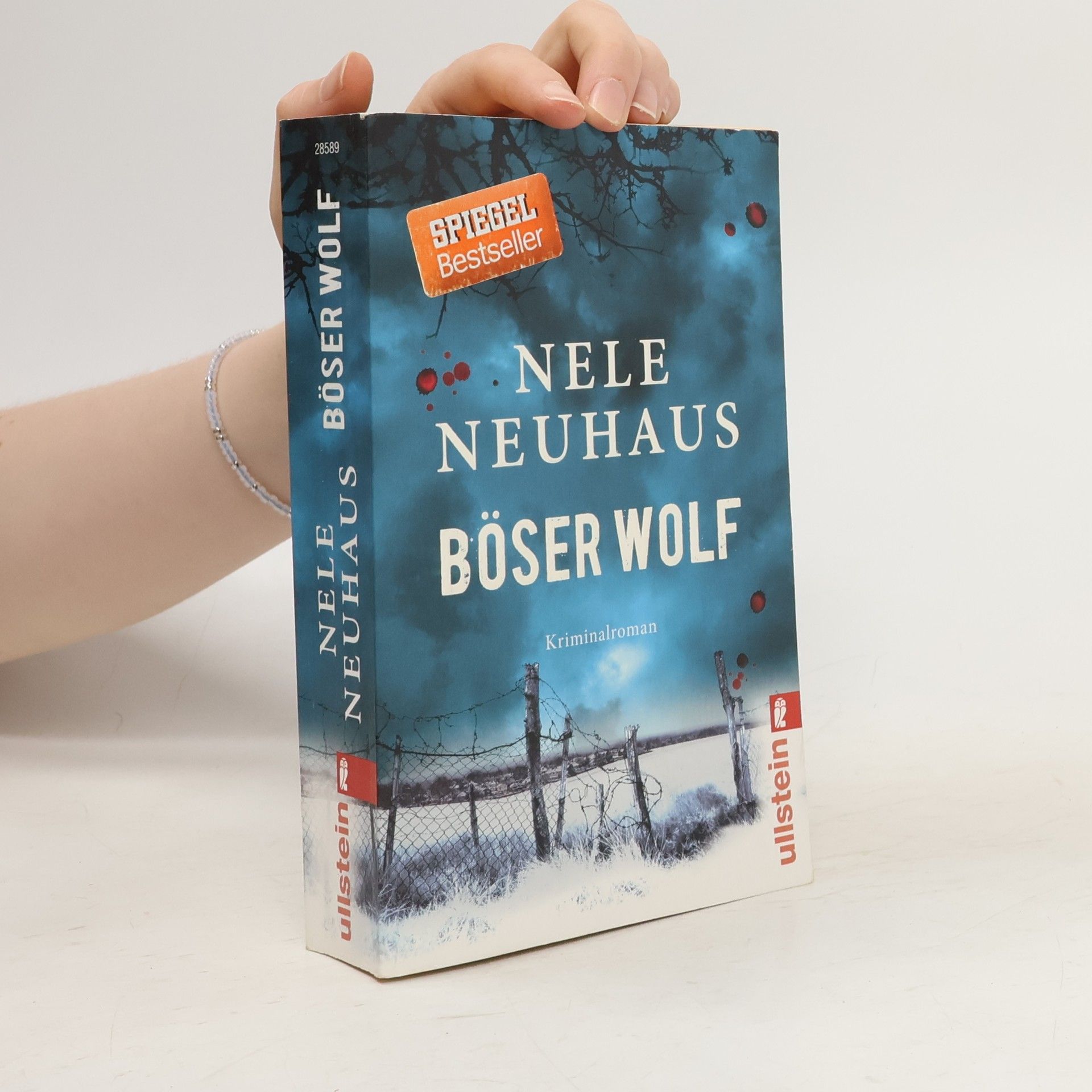 Nele Neuhaus Böser Wolf : Kriminalroman
