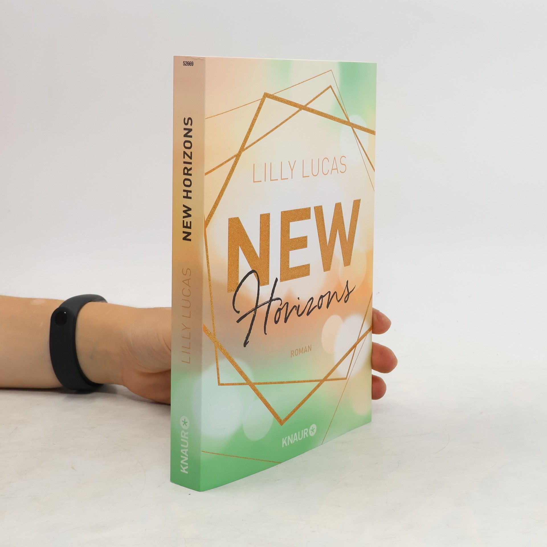Lilly Lucas New Horizons