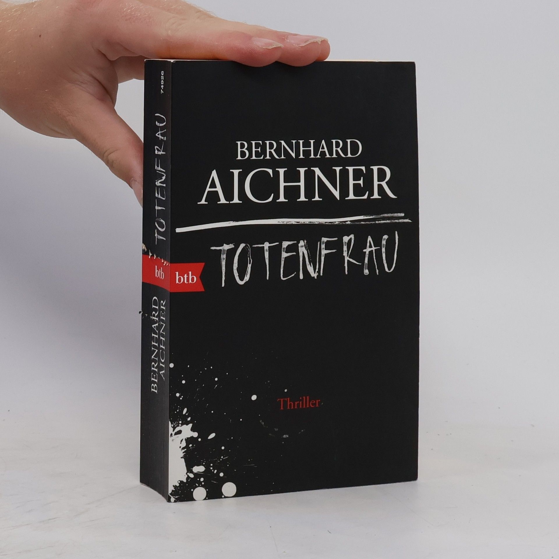 Bernhard Aichner Totenfrau