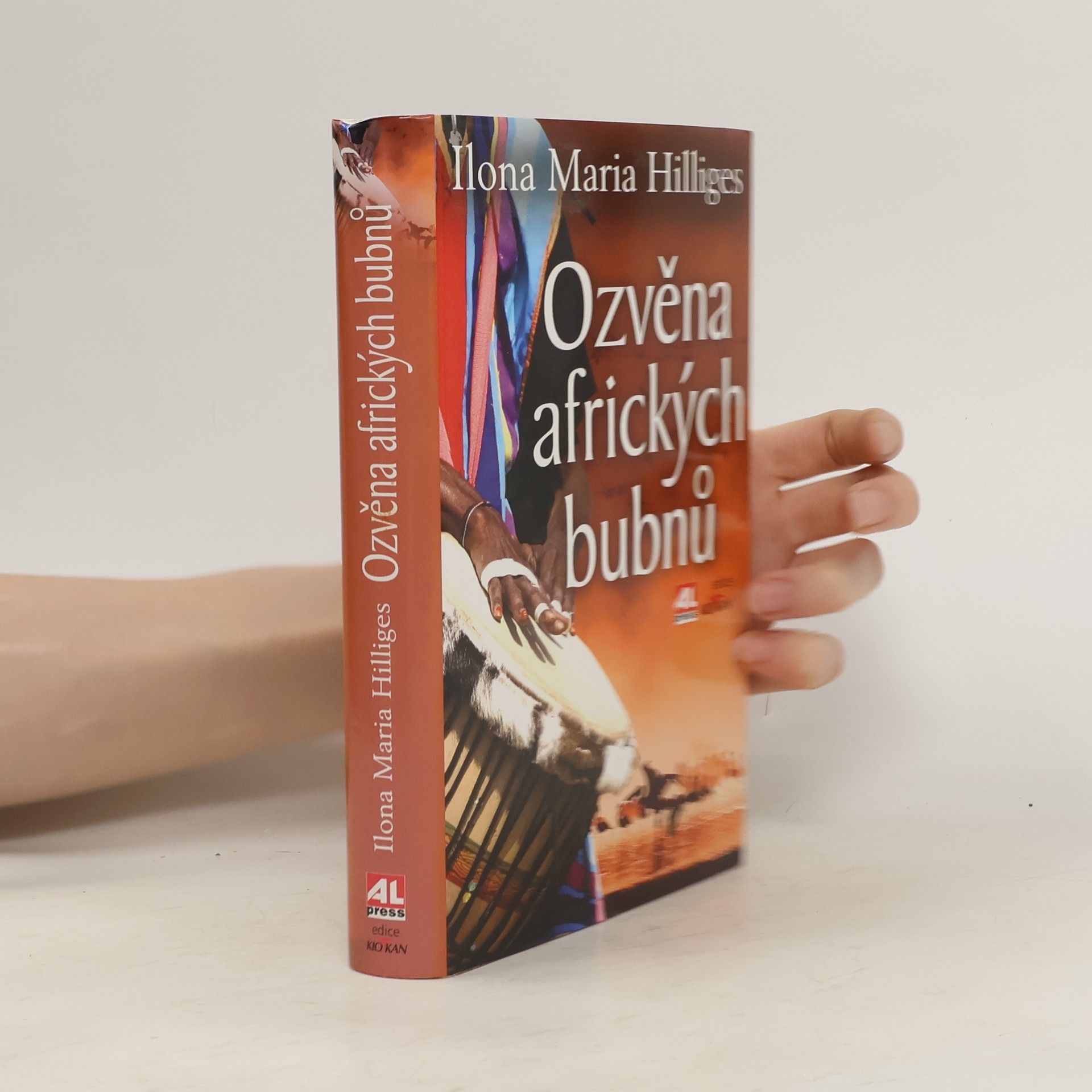 Ilona Maria Hilliges Ozvěna afrických bubnů