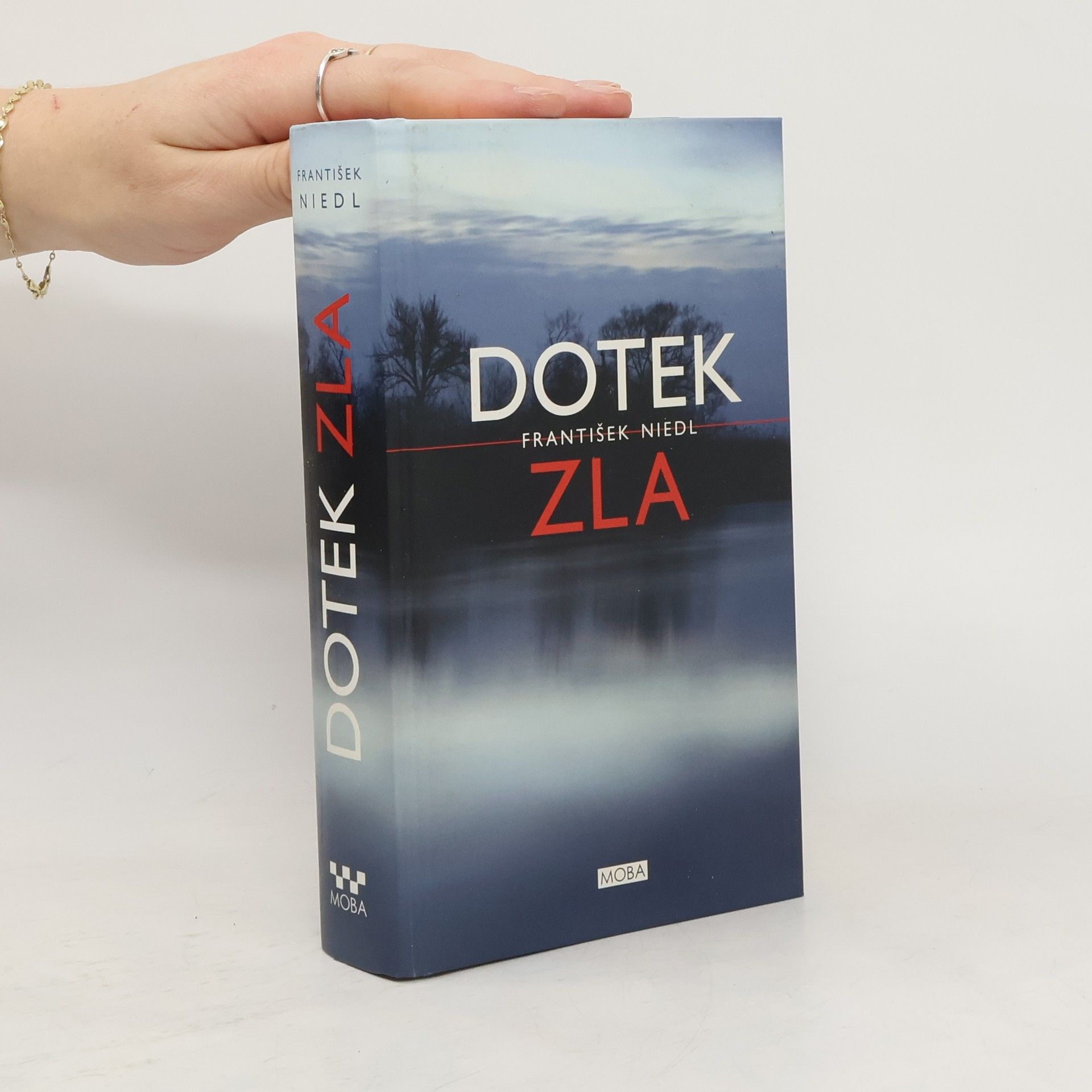 František Niedl Dotek zla