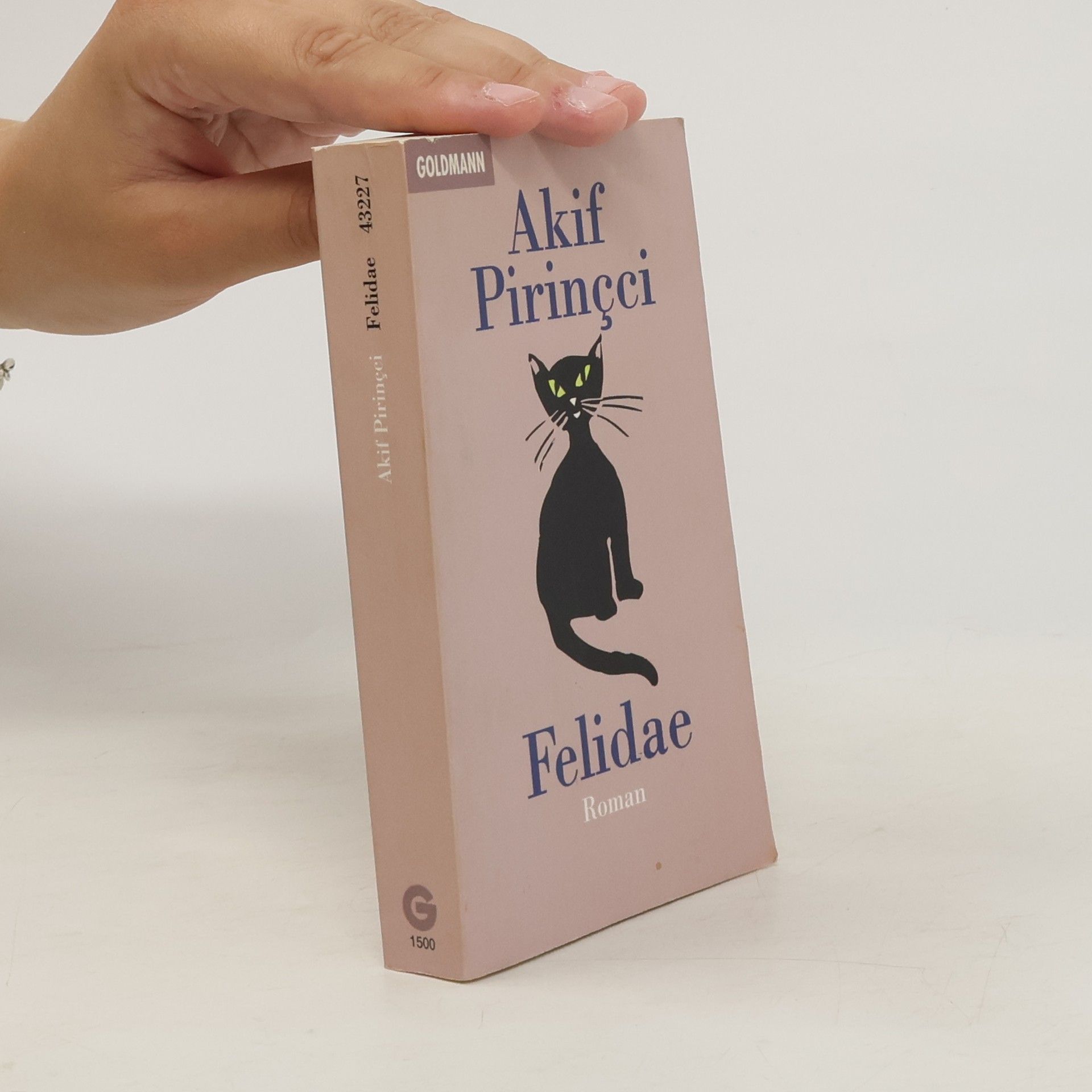 Akif Pirincci Felidae