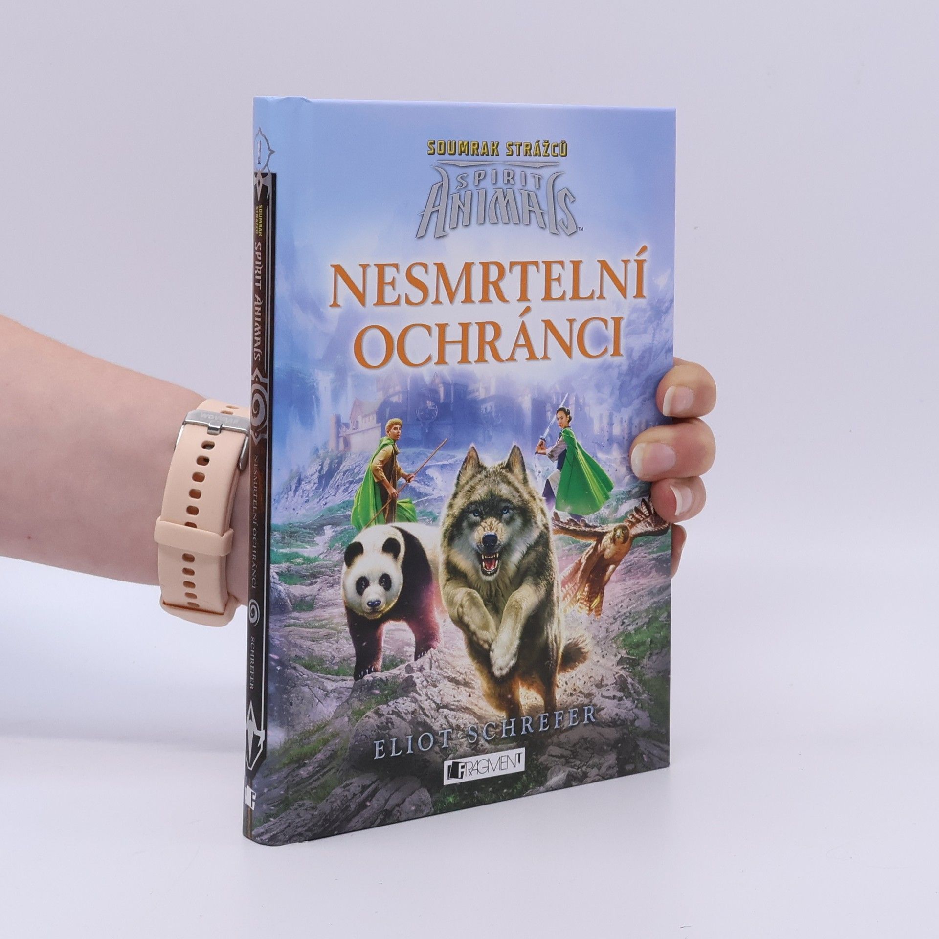 Eliot Schrefer Nesmrtelní ochránci