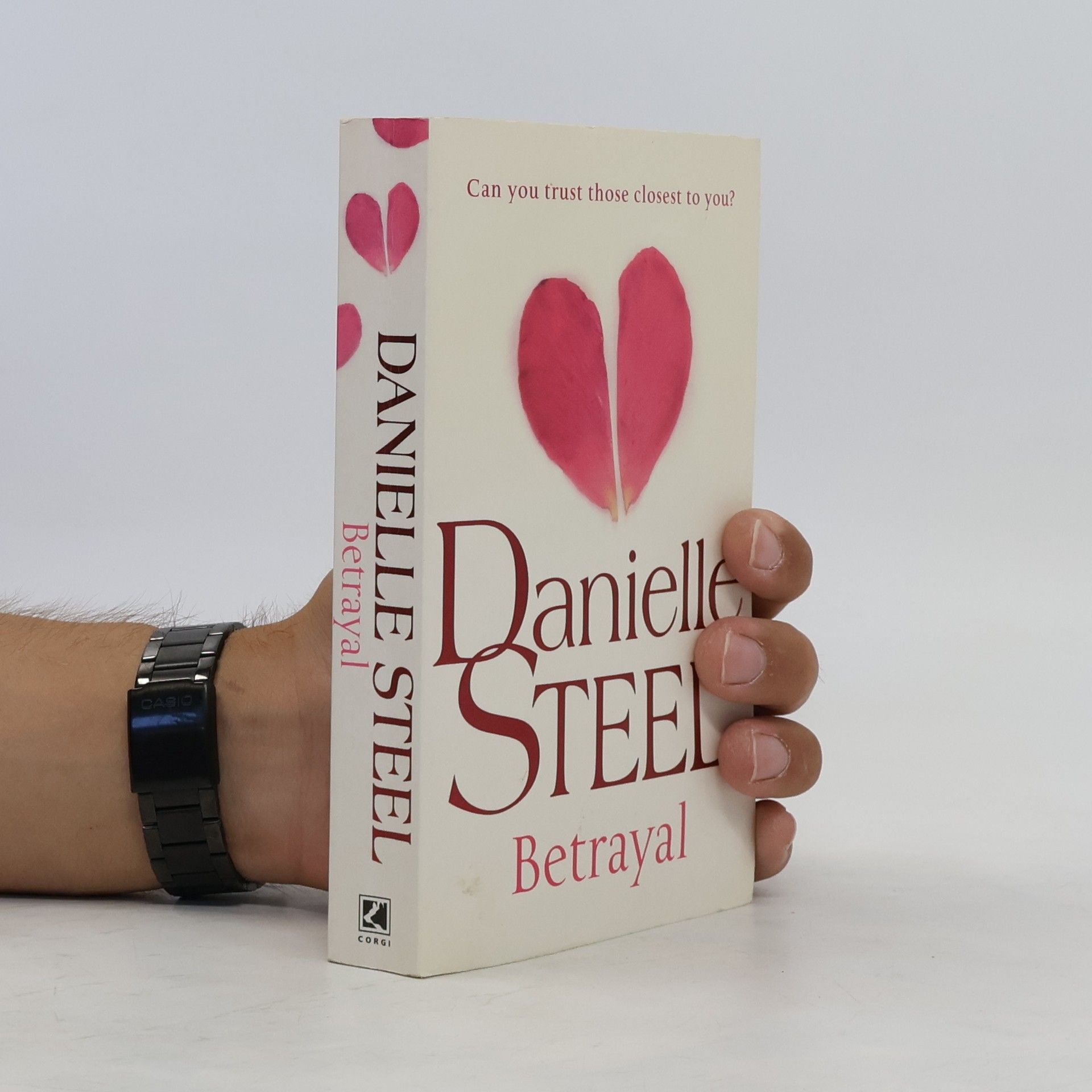 Danielle Steel Betrayal
