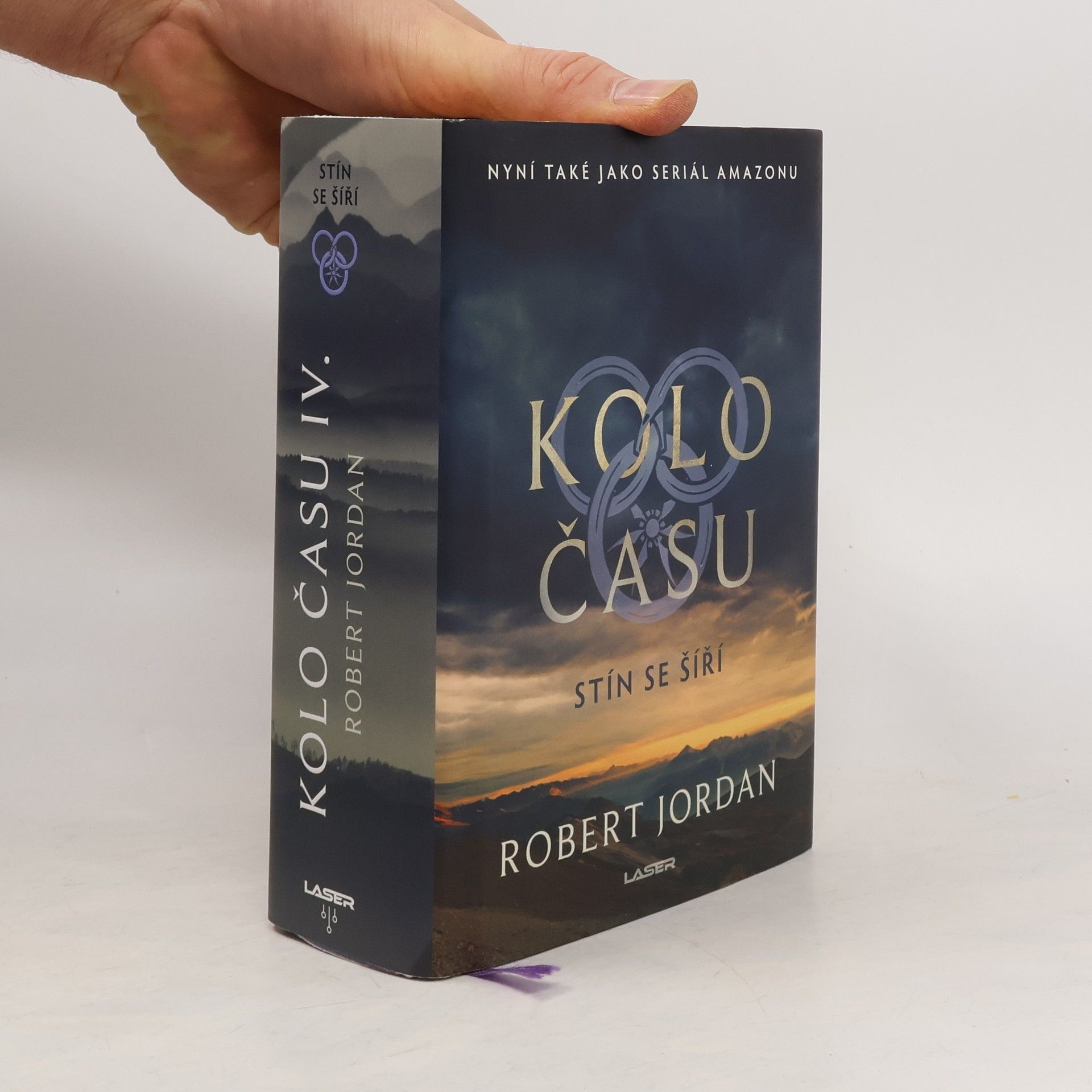 Robert Jordan Kolo času. Stín se šíří
